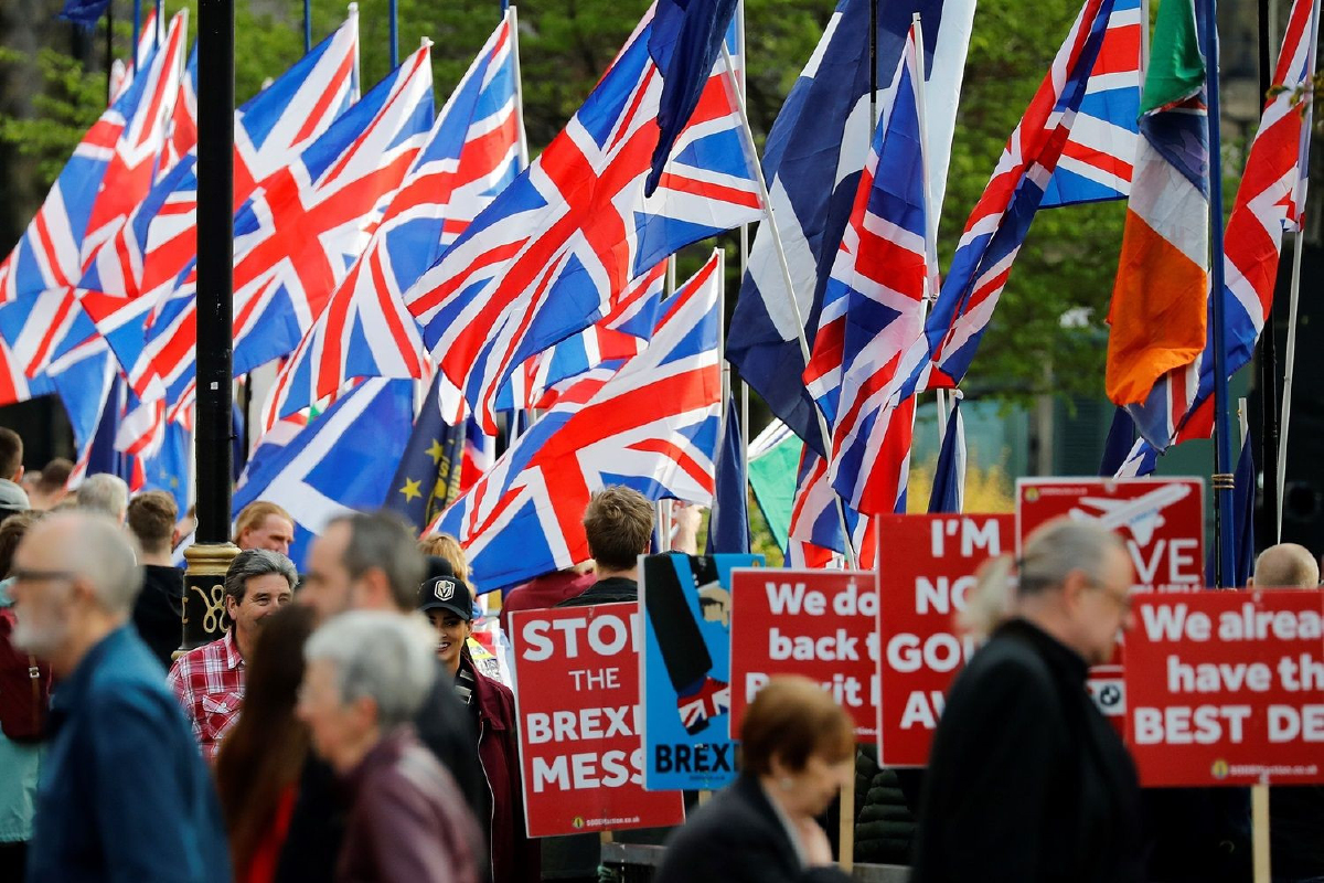 การเมืองไทยดูไว้ วิธีดีล Brexit สิบตลบของสภาอังกฤษ การเมืองไทยดูไว้ วิธีดีล Brexit สิบตลบของสภาอังกฤษ