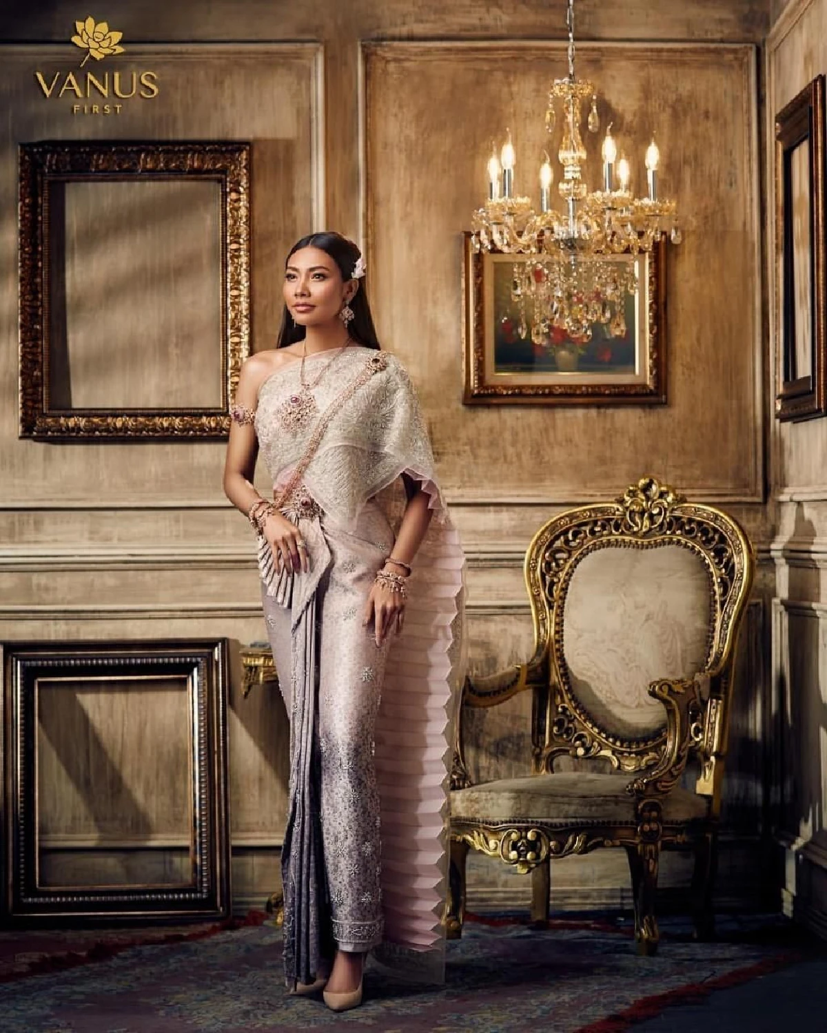 ครั้งแรกในชีวิต! แก้ม วิชญาณี สวมชุดไทยถ่ายแบบสวยสง่าดั่งนางในวรรณคดี