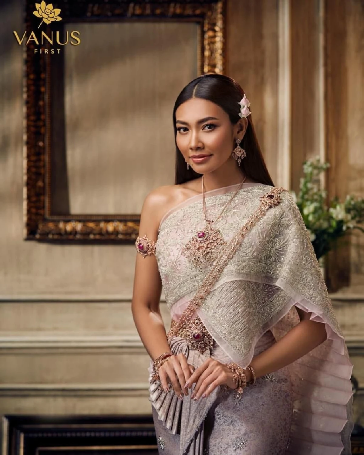 ครั้งแรกในชีวิต! แก้ม วิชญาณี สวมชุดไทยถ่ายแบบสวยสง่าดั่งนางในวรรณคดี