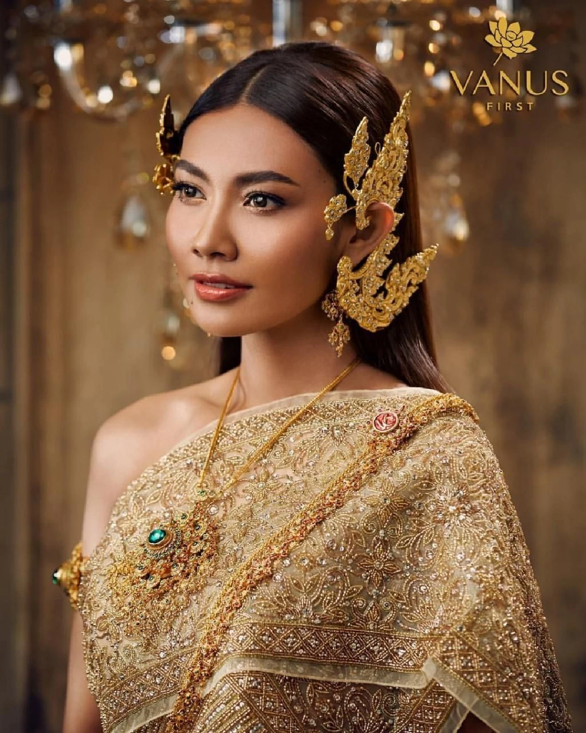 ครั้งแรกในชีวิต! แก้ม วิชญาณี สวมชุดไทยถ่ายแบบสวยสง่าดั่งนางในวรรณคดี