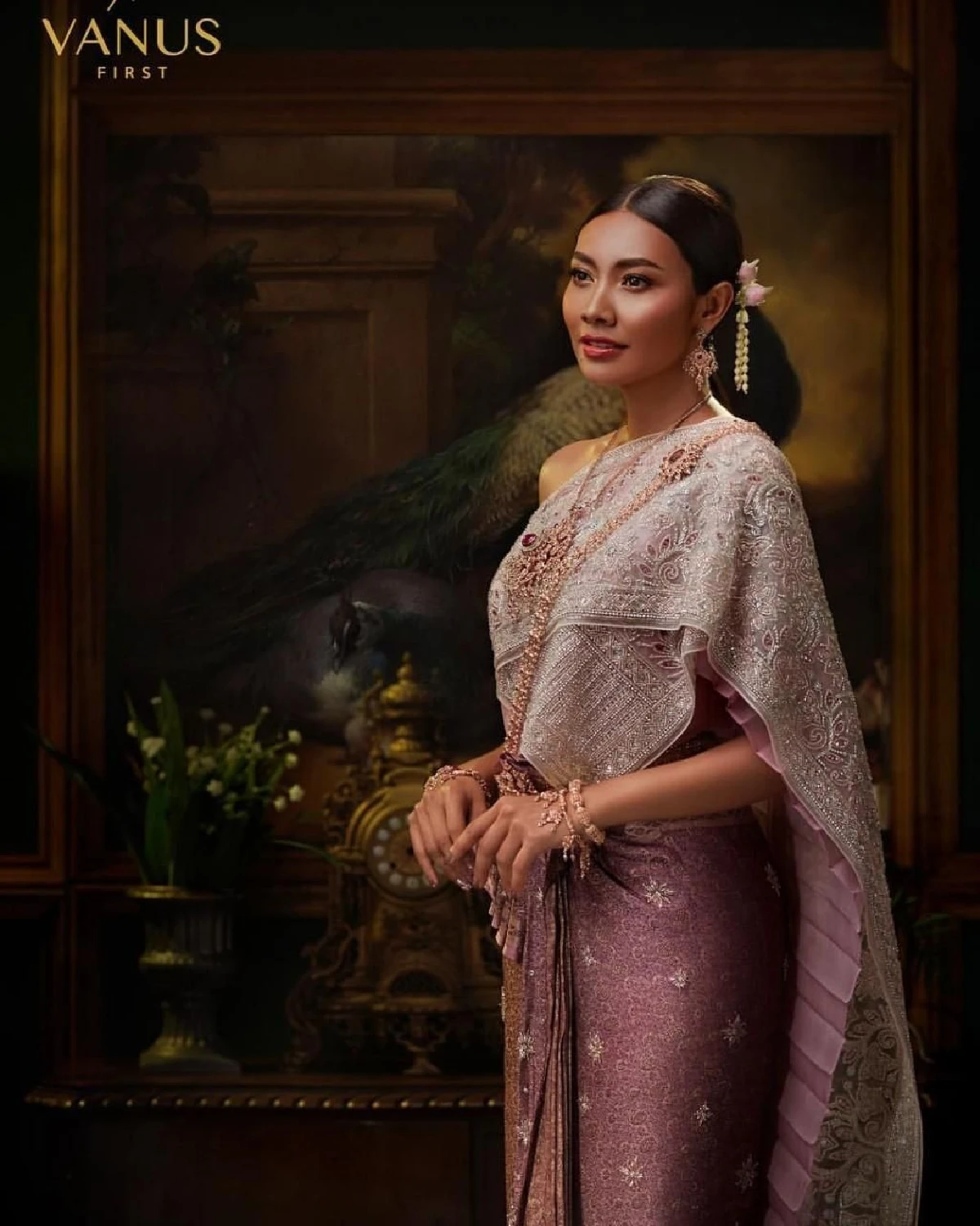 ครั้งแรกในชีวิต! แก้ม วิชญาณี สวมชุดไทยถ่ายแบบสวยสง่าดั่งนางในวรรณคดี