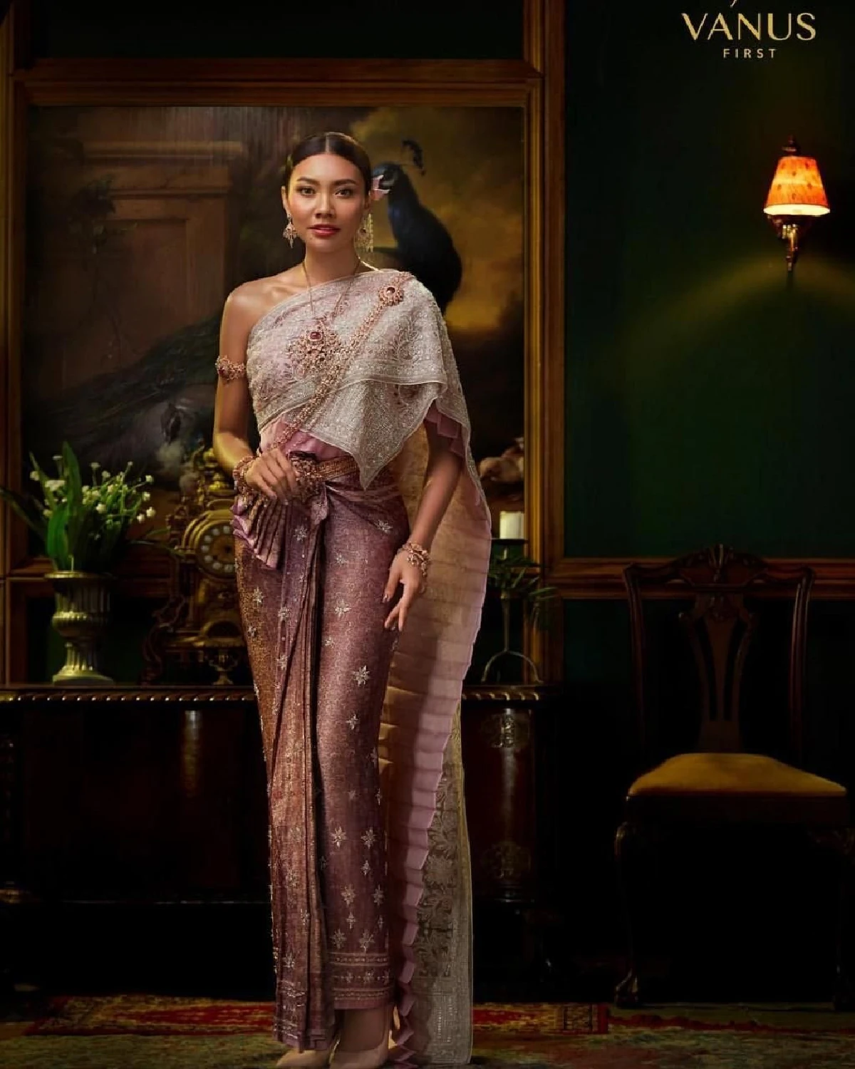 ครั้งแรกในชีวิต! แก้ม วิชญาณี สวมชุดไทยถ่ายแบบสวยสง่าดั่งนางในวรรณคดี