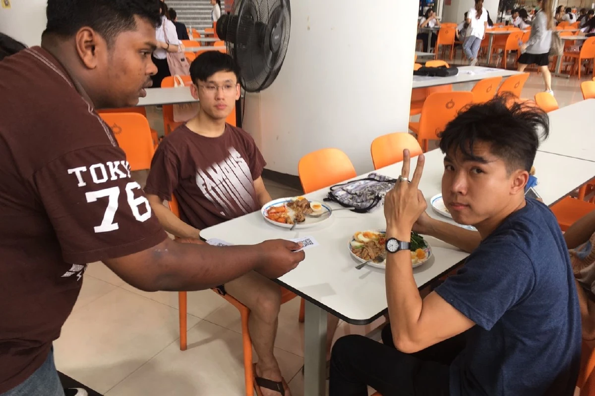 นักศึกษาล่ารายชื่อถอดถอนกกต.จี้ลาออกยกชุด