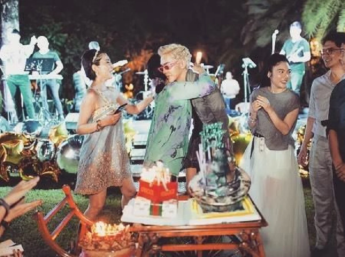 ส่องภาพปาร์ตี้วันเกิด 40 ปี ดัง พันกร ฉลองอย่างอบอุ่นที่บ้านกับคุณหญิงแม่