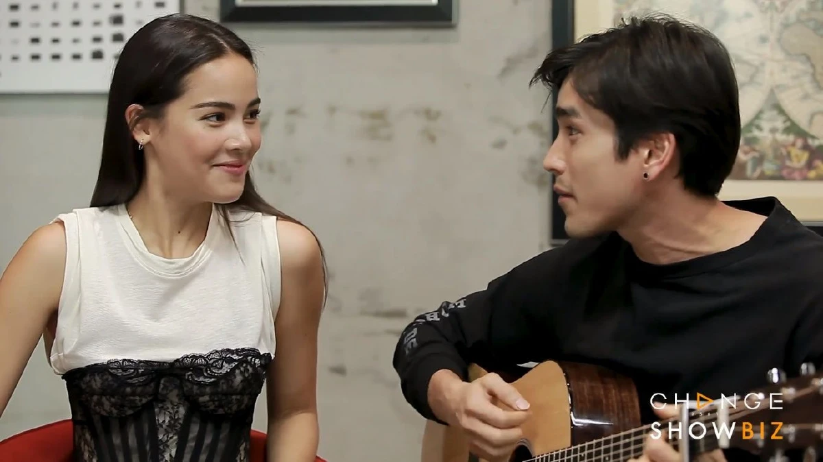 อยู่ด้วยกันแล้วน่ารักมาก! ณเดชน์-ญาญ่า โชว์ดีดกีตาร์-ร้องเพลงสุดมุ้งมิ้ง (คลิป)