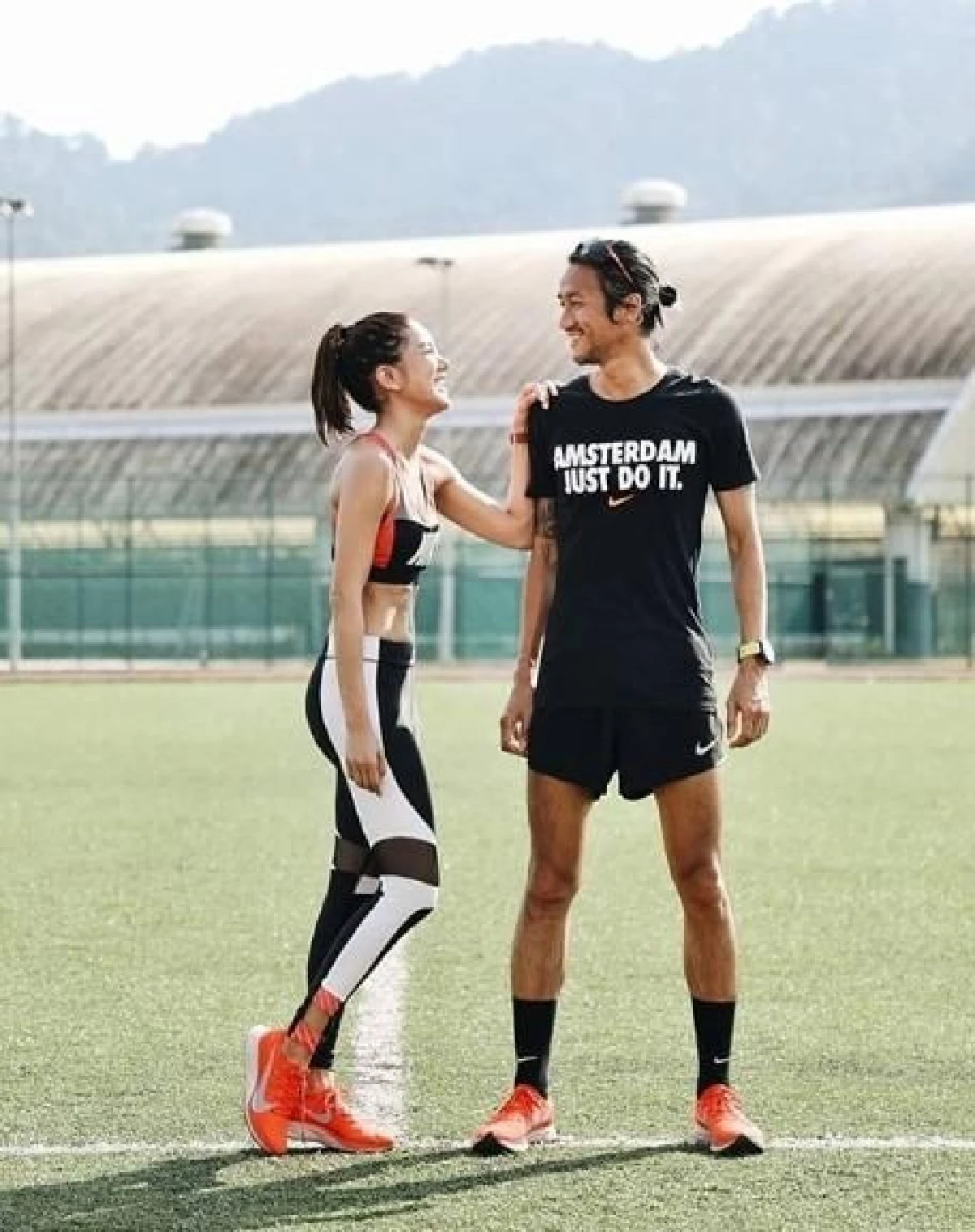 ตูน บอดี้สแลม เซลฟี่หน้ากระจก อวดลุคใหม่ผมสั้นหน้าเด็กลงไป 10 ปี