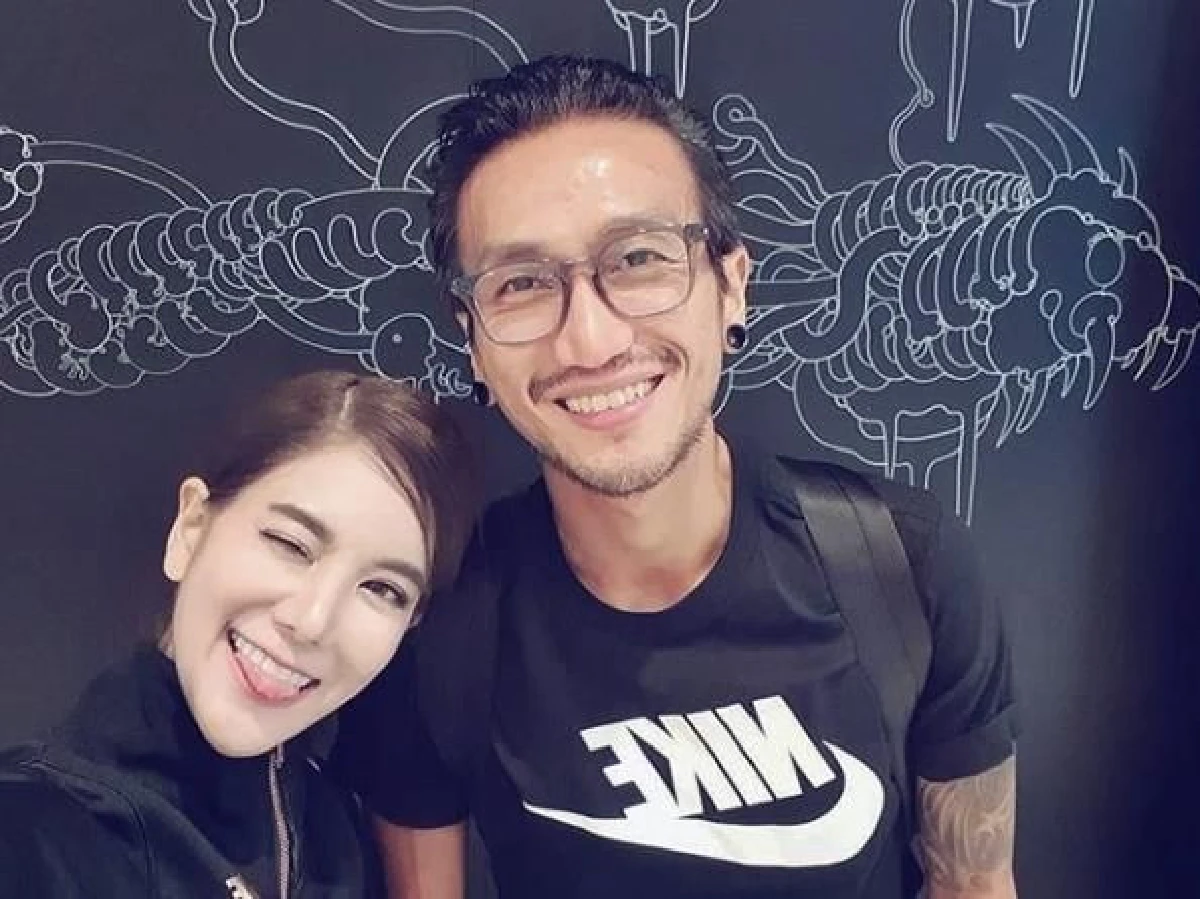 ตูน บอดี้สแลม เซลฟี่หน้ากระจก อวดลุคใหม่ผมสั้นหน้าเด็กลงไป 10 ปี