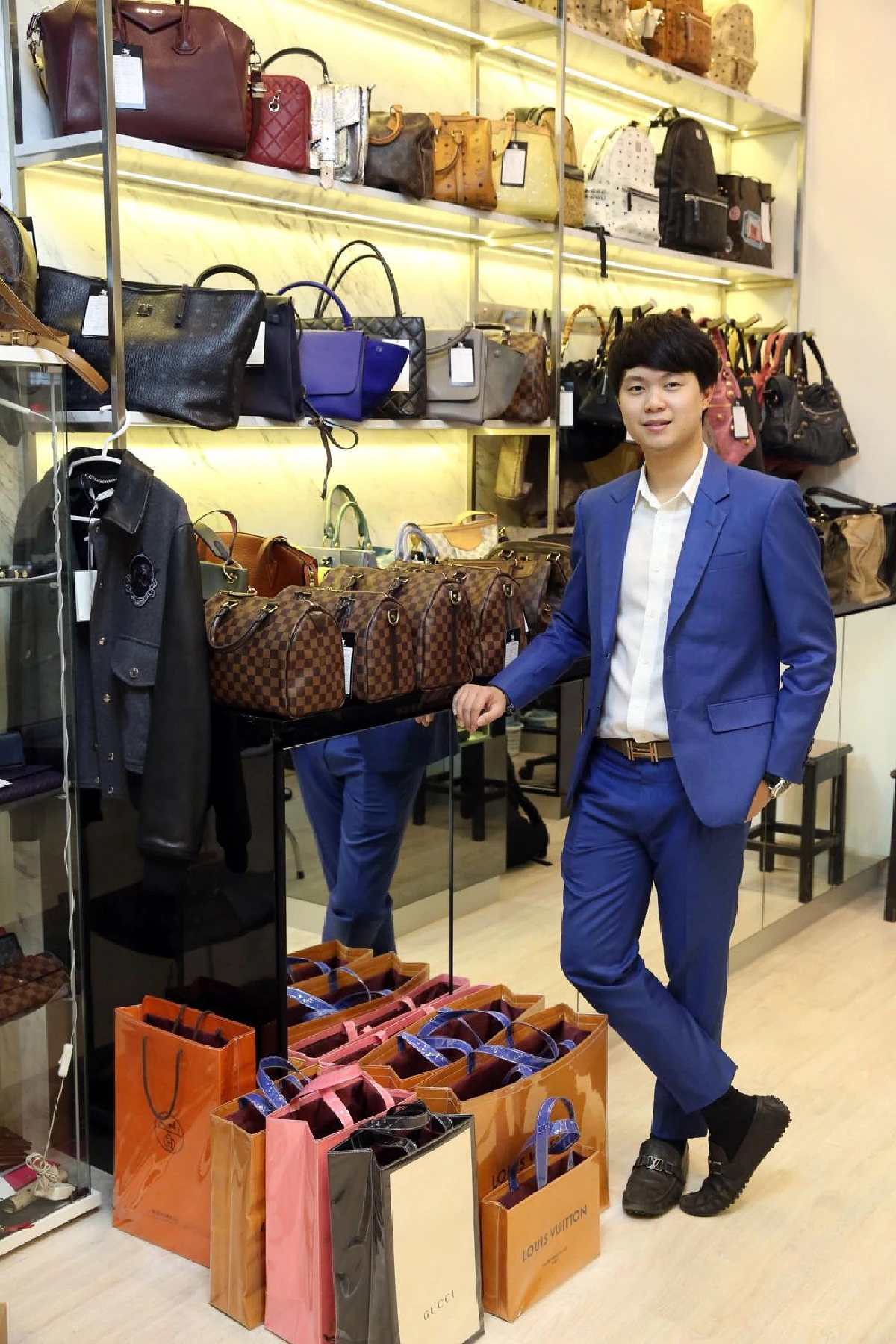 ช็อปกระเป๋ามือสองในทำเลทอง @ปุณณวิถี