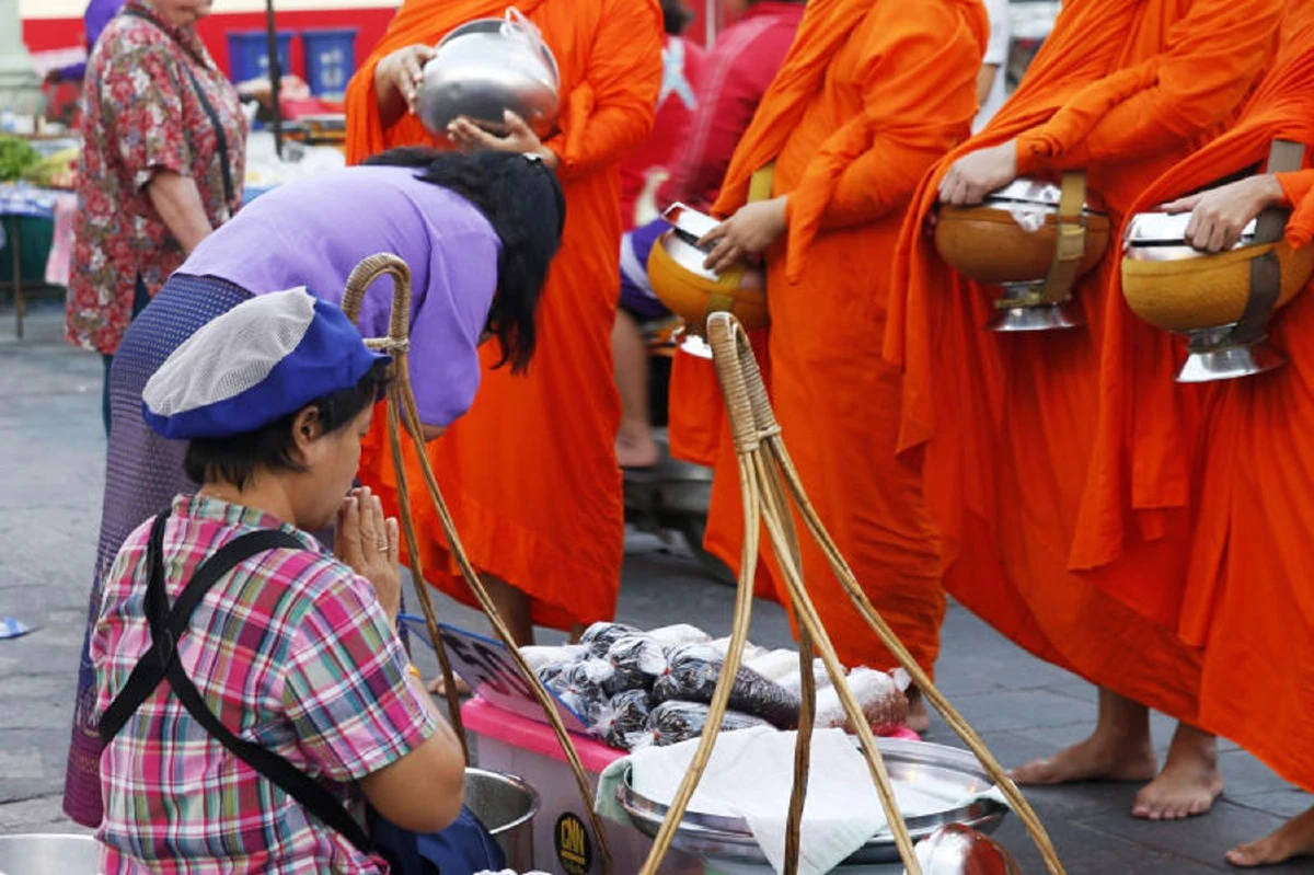 เที่ยวตามแสง แลเมืองอุทัยฯ