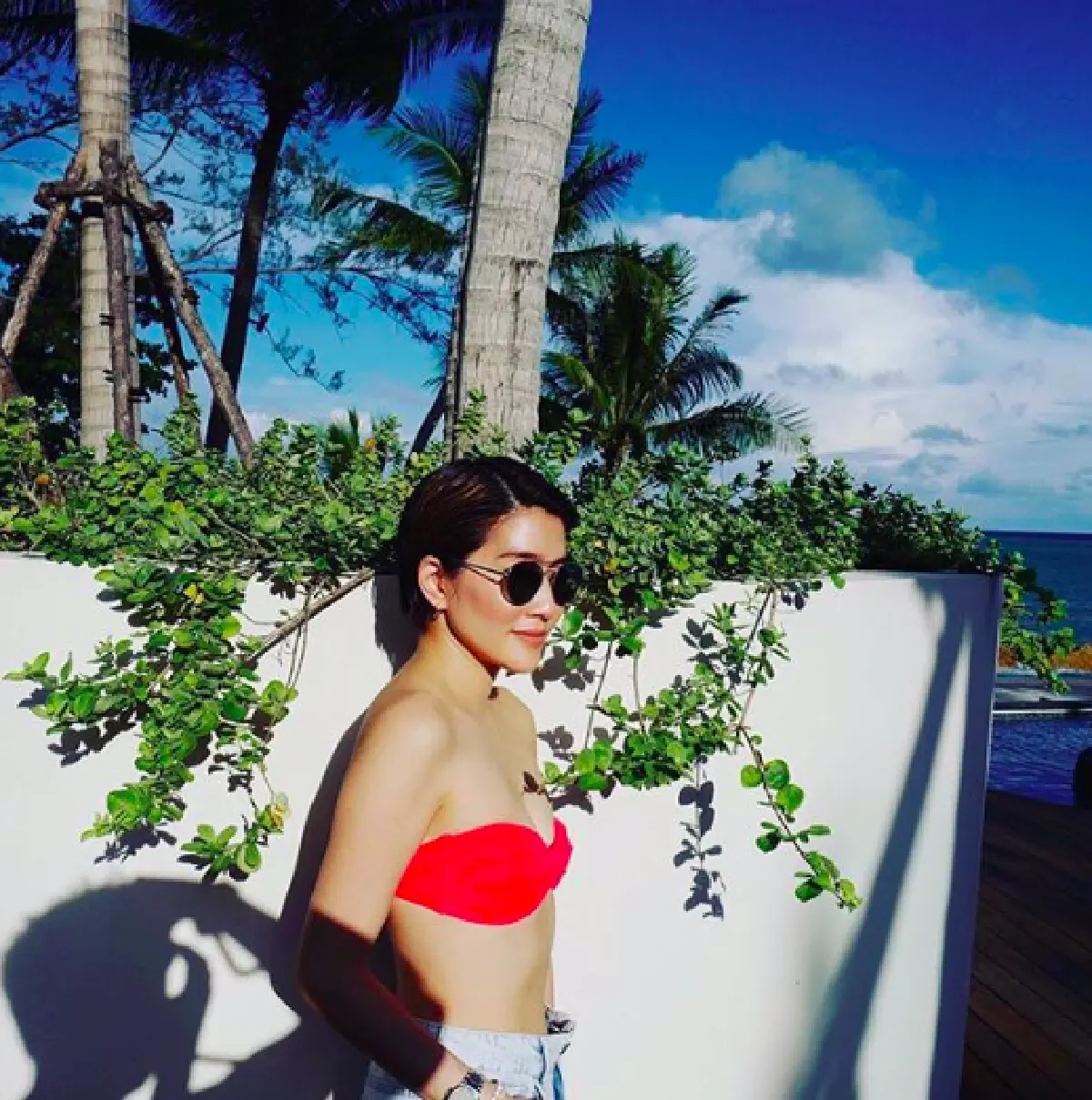 ส่องภาพคนบันเทิงสาวอายุ 40+ ในชุดว่ายน้ำอวดหุ่นเป็ะ วัยรุ่นยังต้องอาย