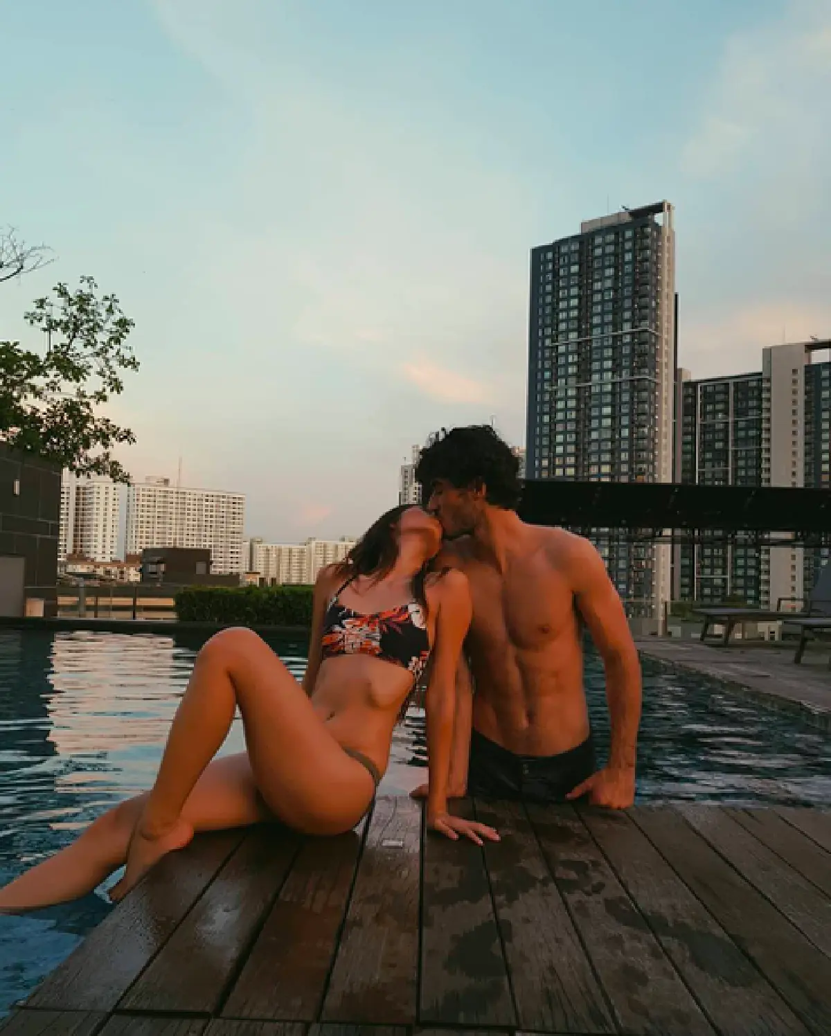 ทั้งร้อนทั้งแซ่บ “ติช่า” ควงแขนแฟนหนุ่มสุดฮอต “ลูคัส" เที่ยวทะเลภูเก็ต