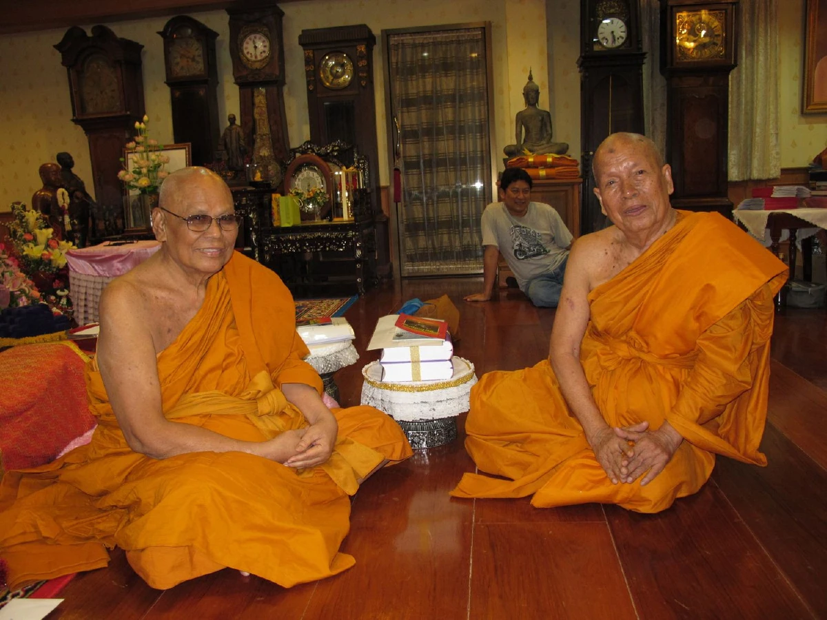 สว่าง ณ กลางใจ ช่วยหลวงปู่ตอบคำถาม