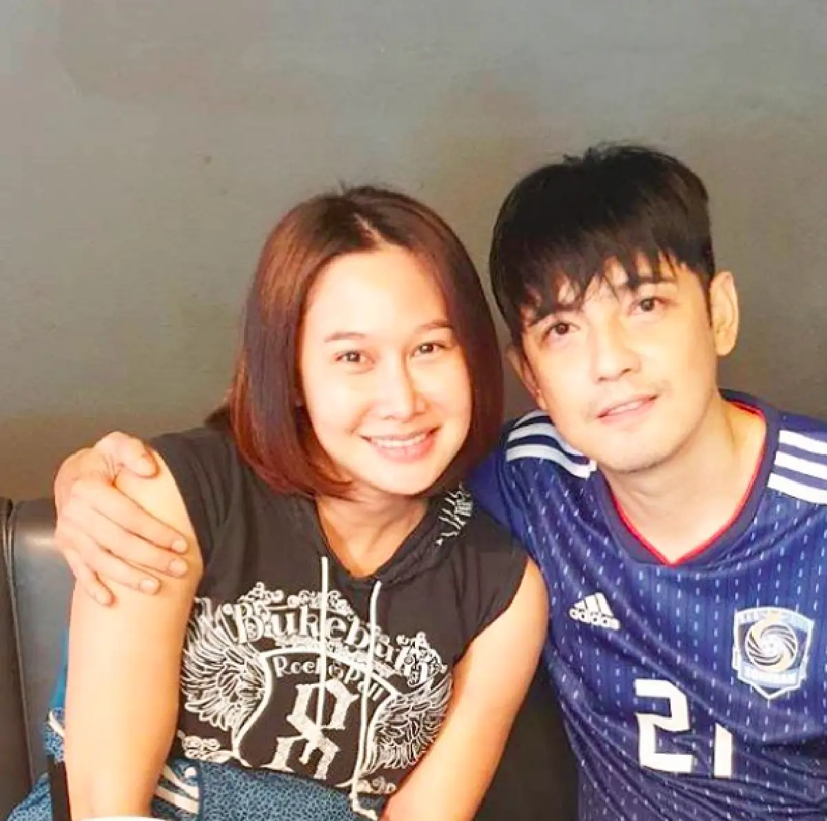 มาแล้วภาพที่ระลึกก่อนคลอด "ศรราม-ติ๊ก" สลัดภาพถ่ายแบบสุดน่ารัก