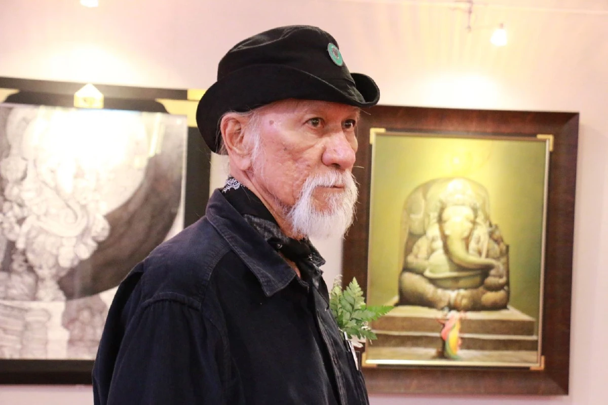 ช่วง มูลพินิจ ชีวิตในแดนสนธยา