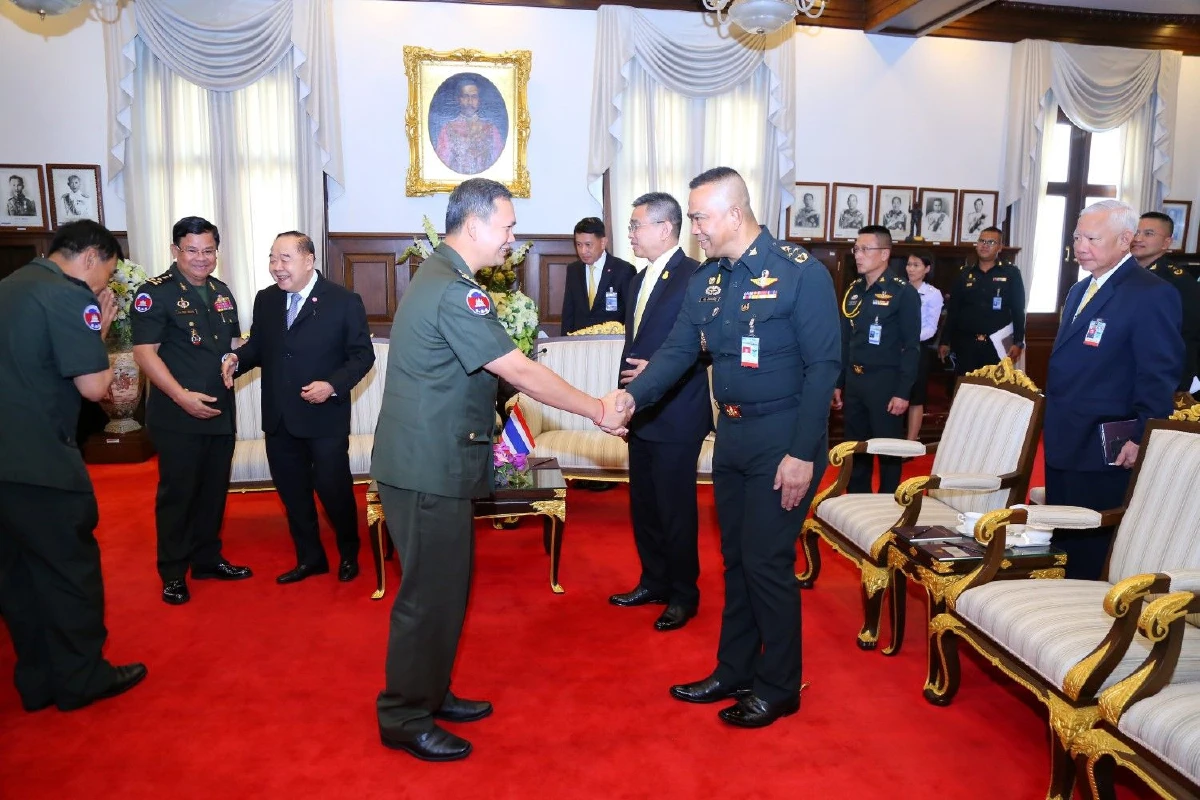 "ฮุน มาเนต"ถกบิ๊กป้อม ร่วมมือแก้ปัญหาหมอกควันจากการเผาป่า