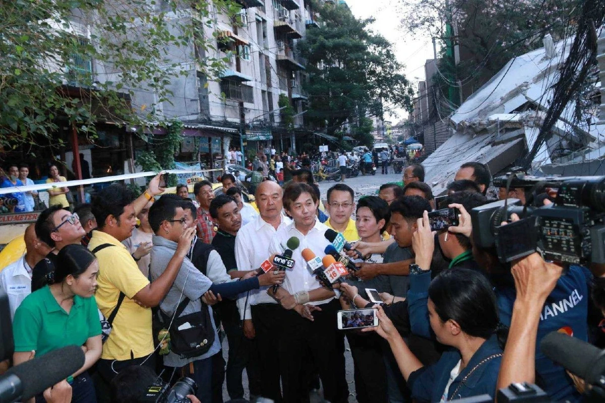 การเคหะฯเข้าตรวจสอบเหตุแฟลตดินแดงทรุดระหว่างรื้อถอน