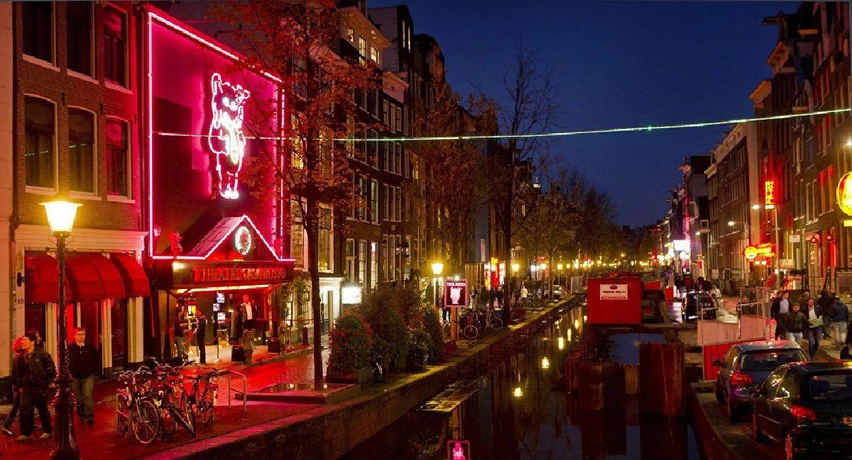 สาวโคมแดงเนเธอร์แลนด์โวยรัฐห้ามทัวร์ลงเที่ยว