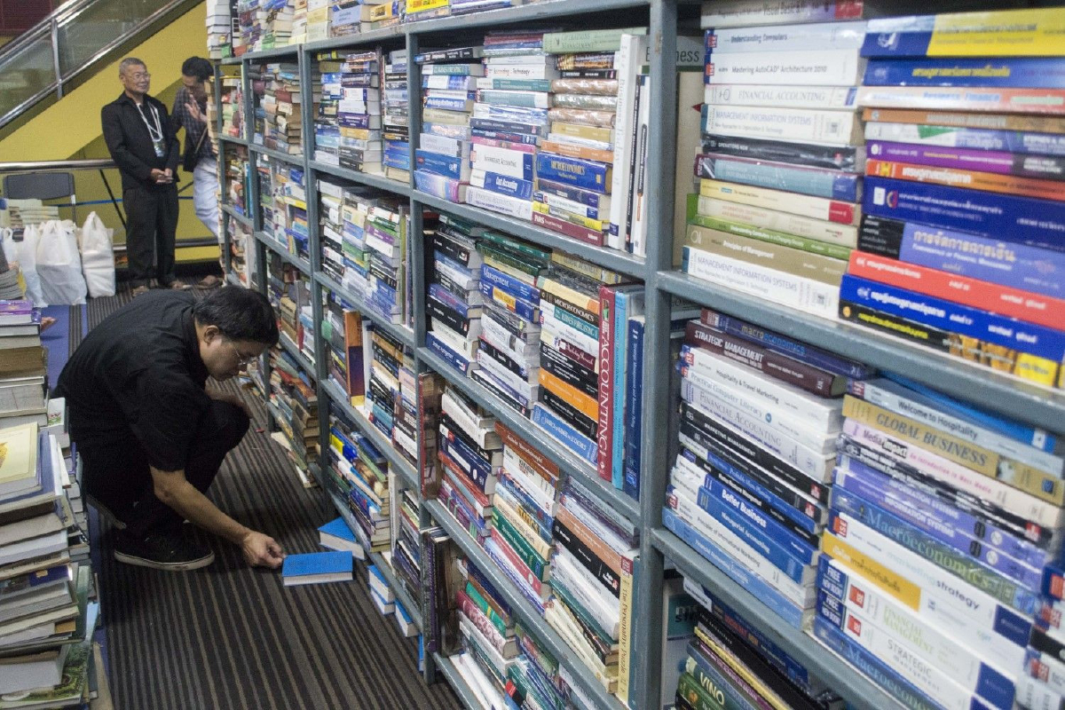"หนังสือเล่ม"ยังไม่ตาย! ผลสำรวจชี้คนไทยยังอ่าน88% "หนังสือเล่ม"ยังไม่ตาย! ผลสำรวจชี้คนไทยยังอ่าน88%
