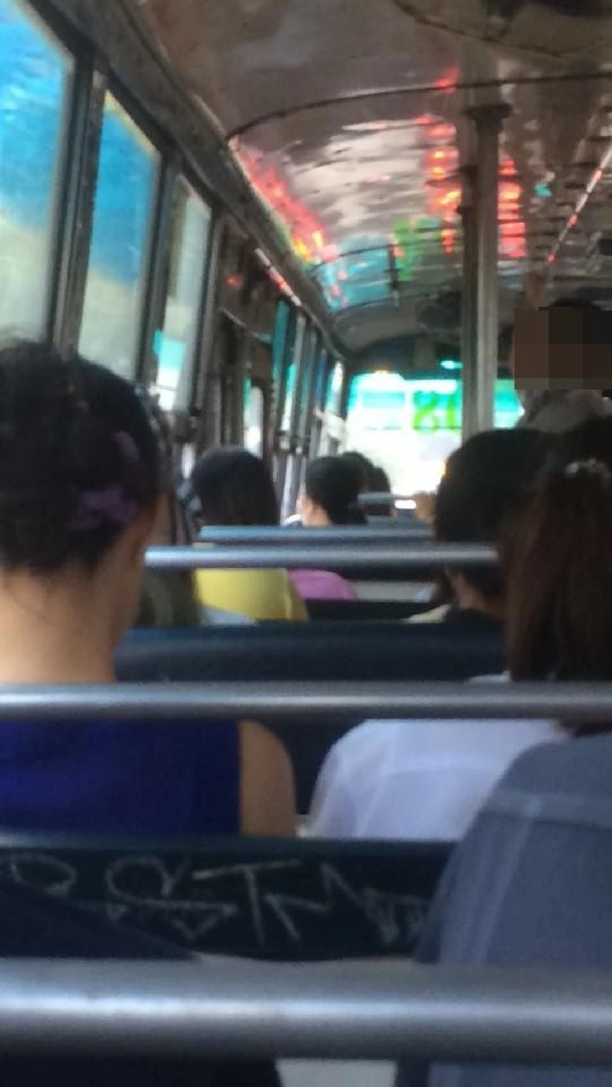 พบเห็นต้องช่วย! ภัยสังคมโรคจิตลวนลามนศ.สาว บนรถเมล์สาย 108