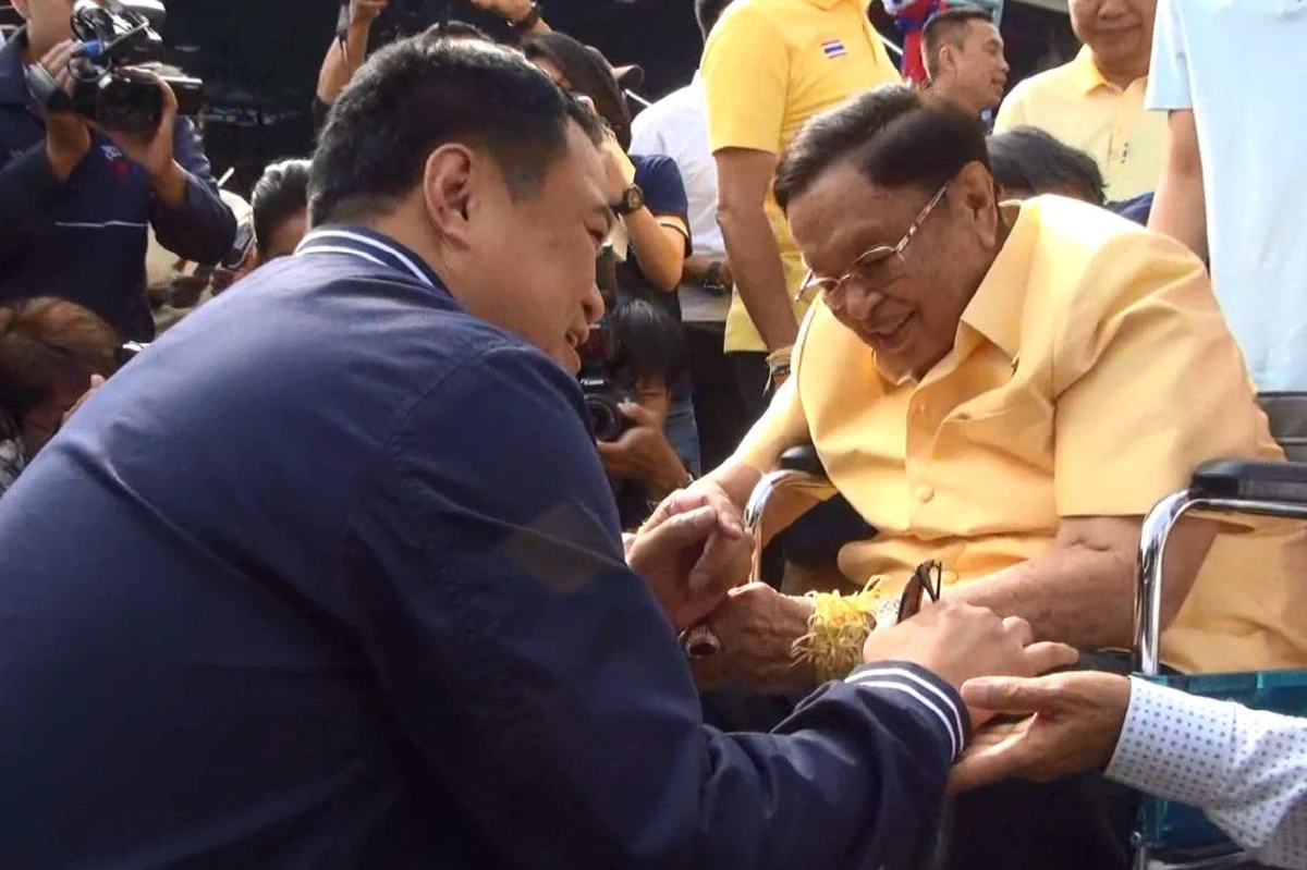 "ปู่ชัย"อวยพร "อนุทิน" ให้สมัยหน้าเป็นนายกฯ