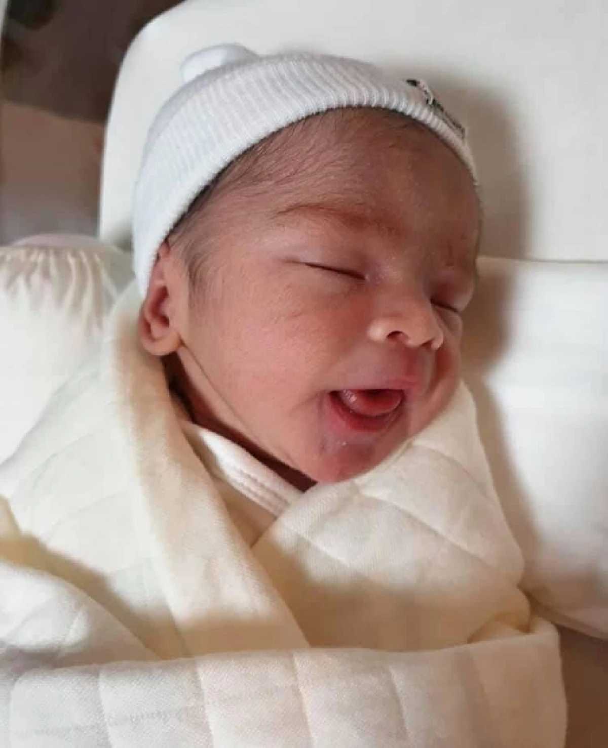 ชมภาพกันเต็มๆ น้องมีก้า-มีย่า ลูกแฝดซุปตาร์ของ ป๊อก-มาร์กี้