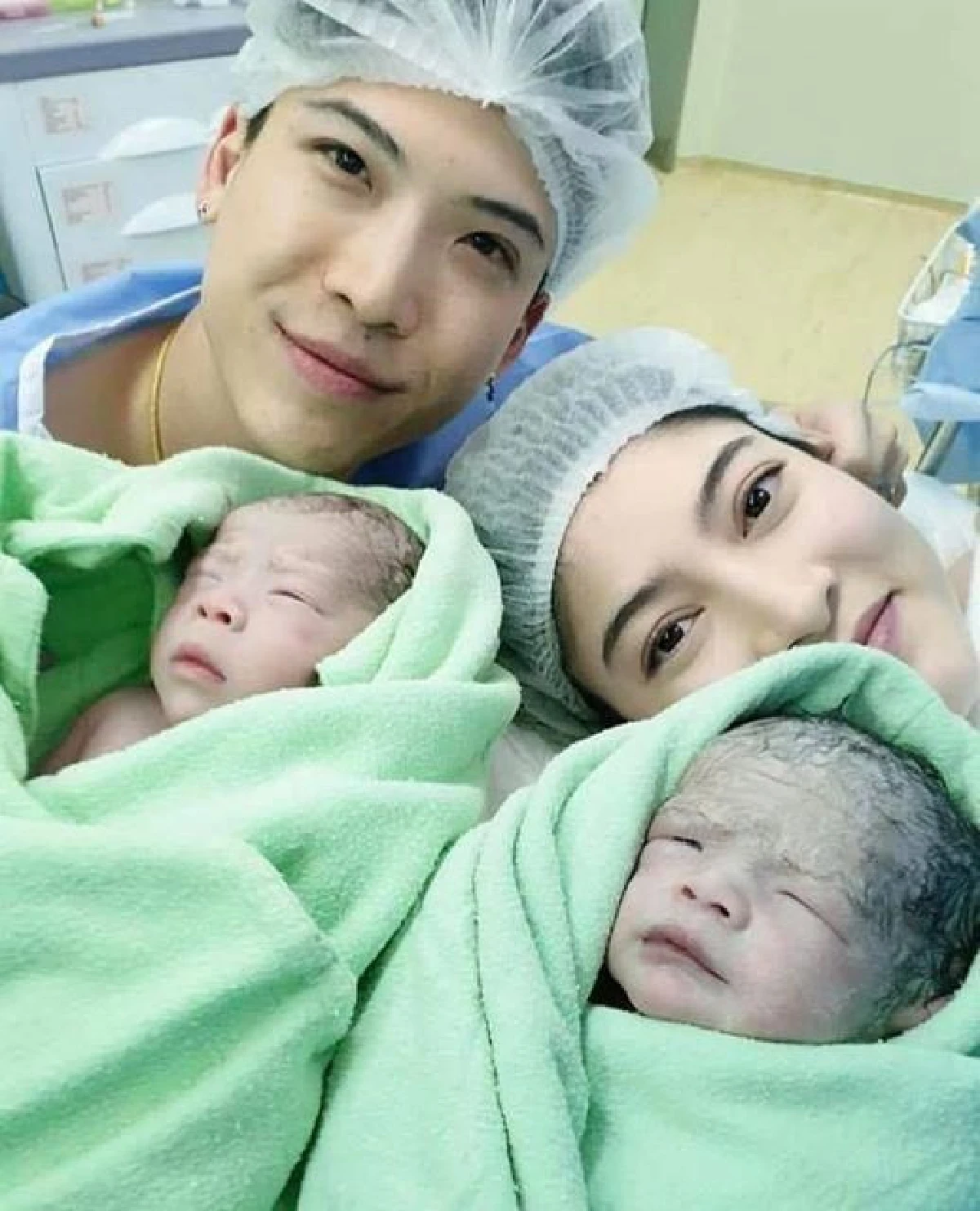 ชมภาพกันเต็มๆ น้องมีก้า-มีย่า ลูกแฝดซุปตาร์ของ ป๊อก-มาร์กี้