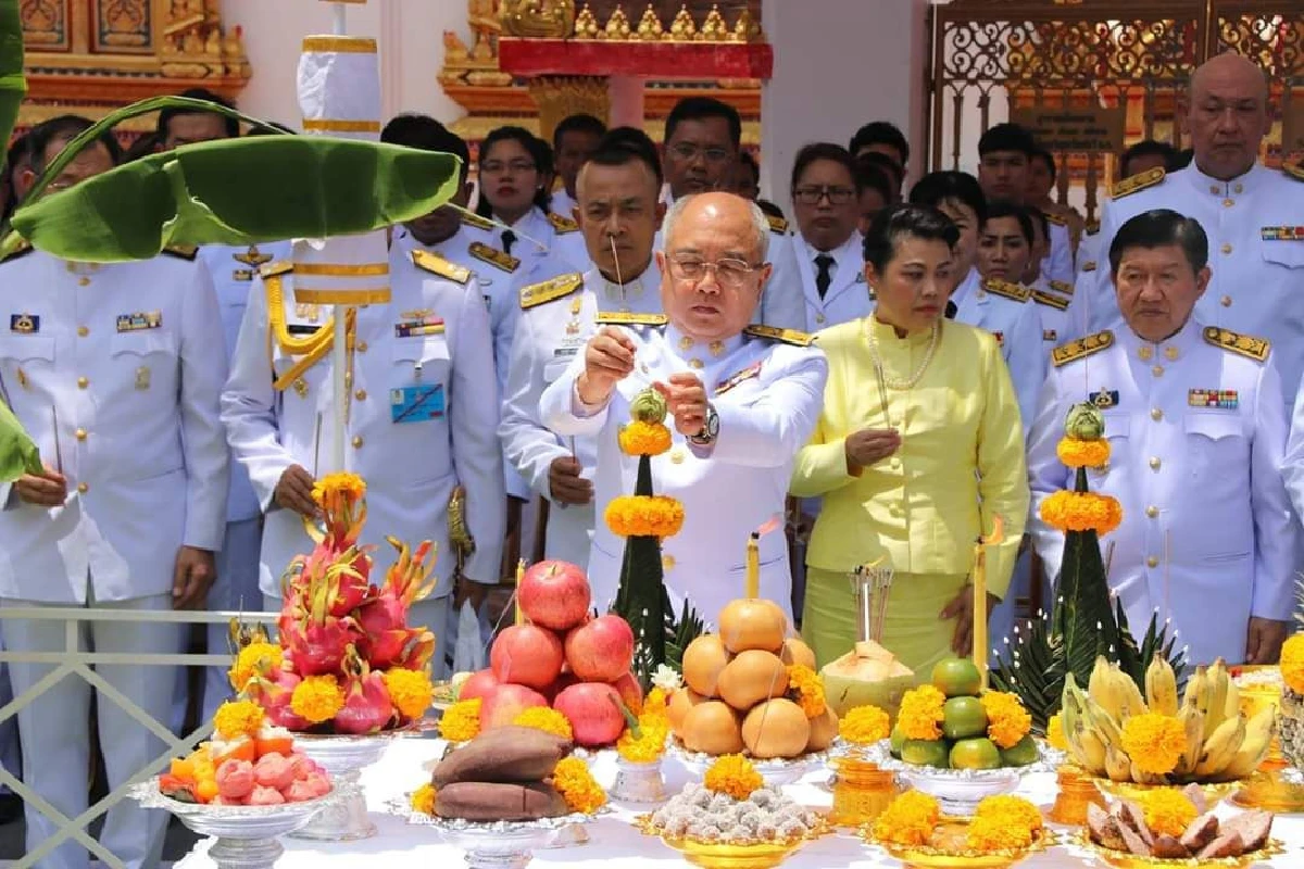 ผู้ว่าฯภูเก็ตประกอบพิธีพลีกรรมตักน้ำศักดิ์สิทธิ์จากบ่อน้ำศักดิ์สิทธิ์วัดฉลองสร้างสมัยหลวงพ่อแช่ม