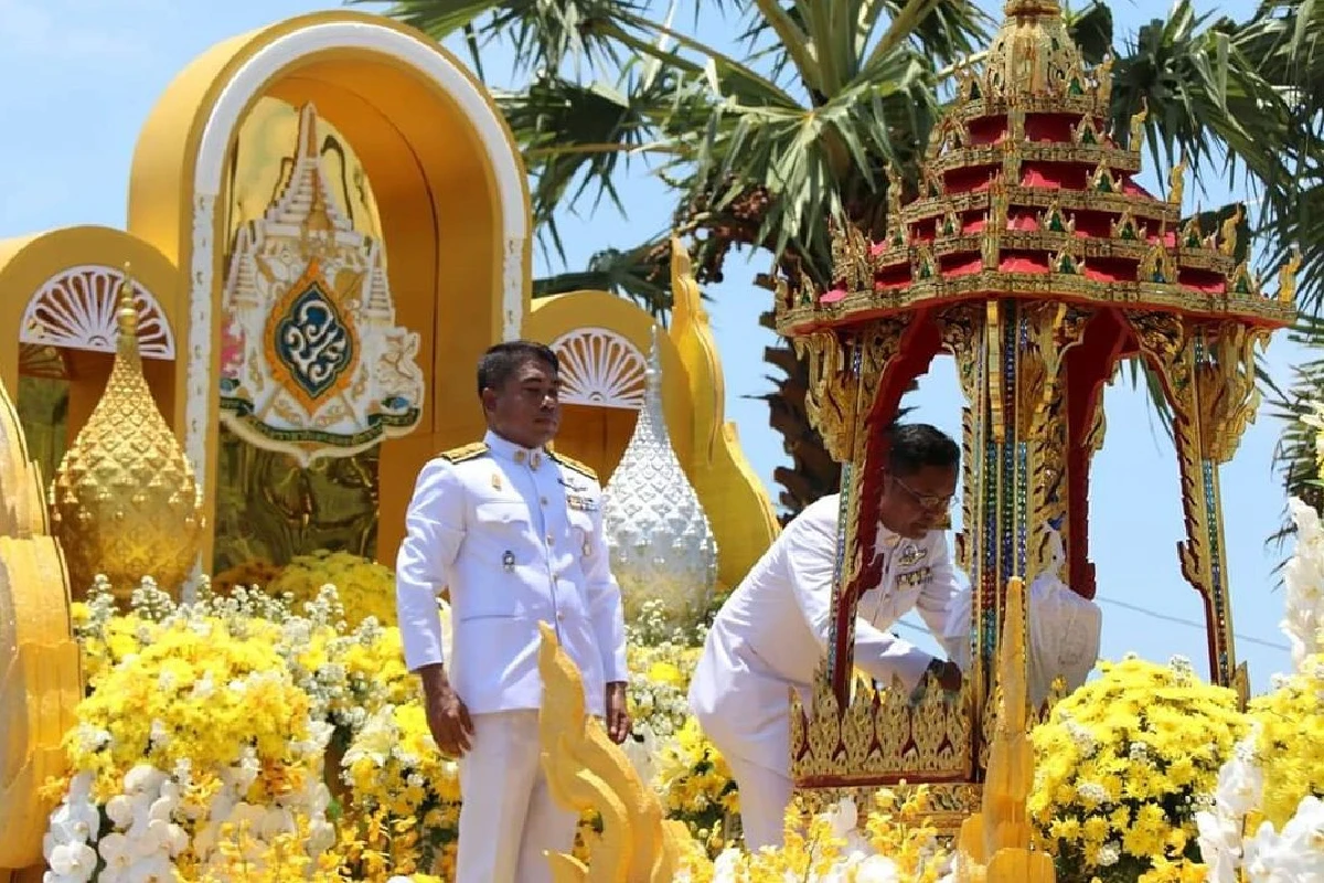 ชมภาพภูเก็ตประกอบพิธีพลีกรรมตักน้ำบ่อศักดิ์สิทธิ์เผยประวัติหลวงพ่อแช่มจัดสร้าง
