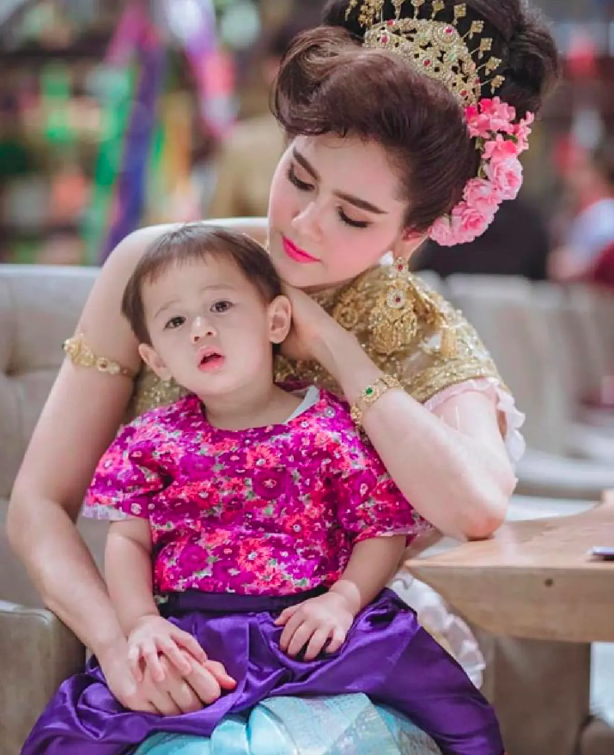 เล่นใหญ่สุดฤทธิ์! "ชมพู่-น็อต” จัดปาร์ตี้ #เทพีมหาสงกรานต์4019 ชิงเงินแสน