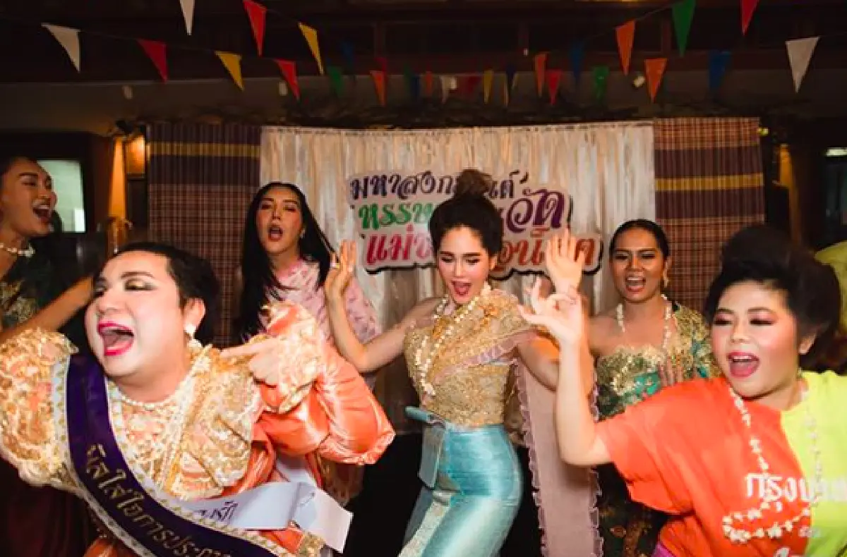 เล่นใหญ่สุดฤทธิ์! "ชมพู่-น็อต” จัดปาร์ตี้ #เทพีมหาสงกรานต์4019 ชิงเงินแสน