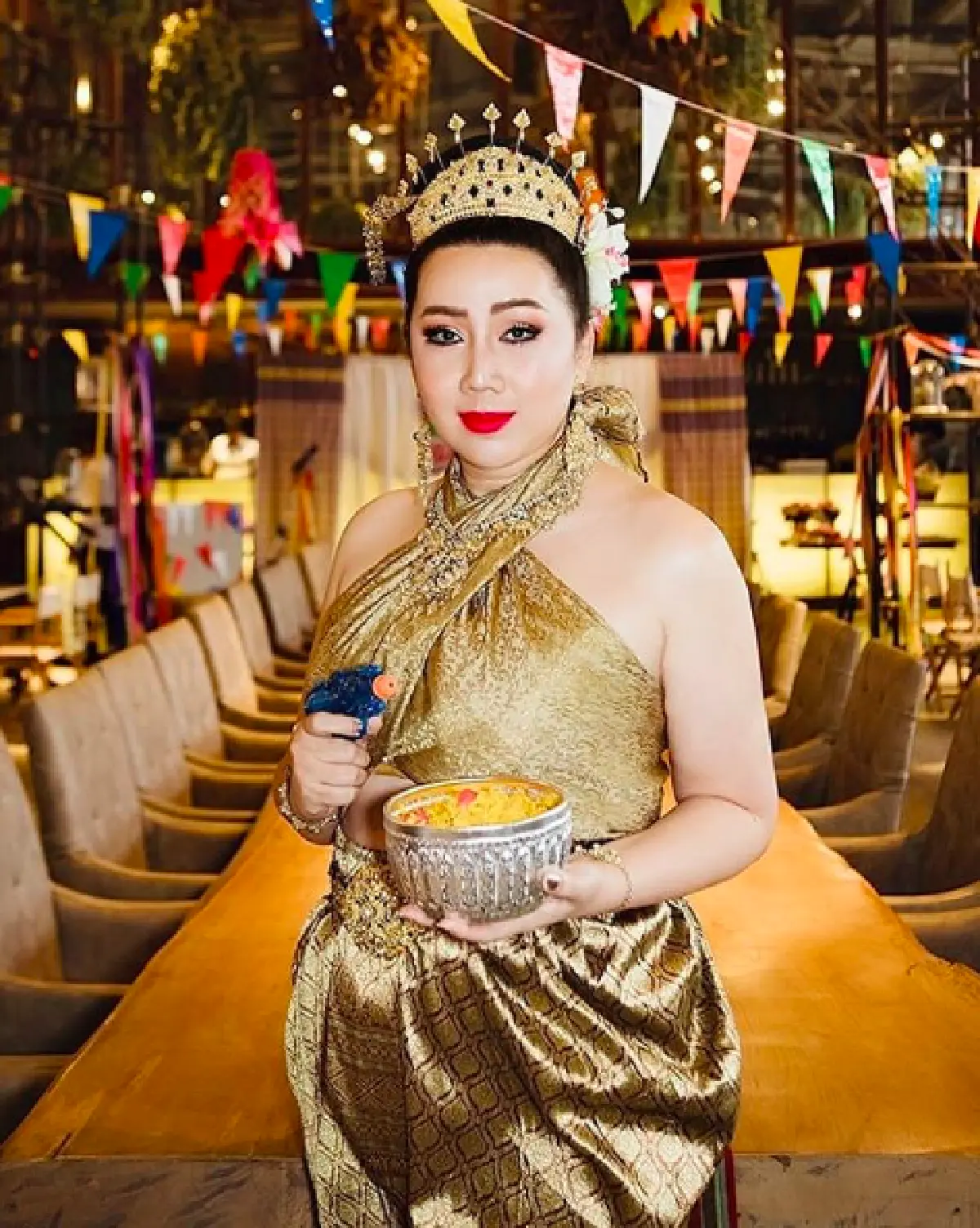 เล่นใหญ่สุดฤทธิ์! "ชมพู่-น็อต” จัดปาร์ตี้ #เทพีมหาสงกรานต์4019 ชิงเงินแสน