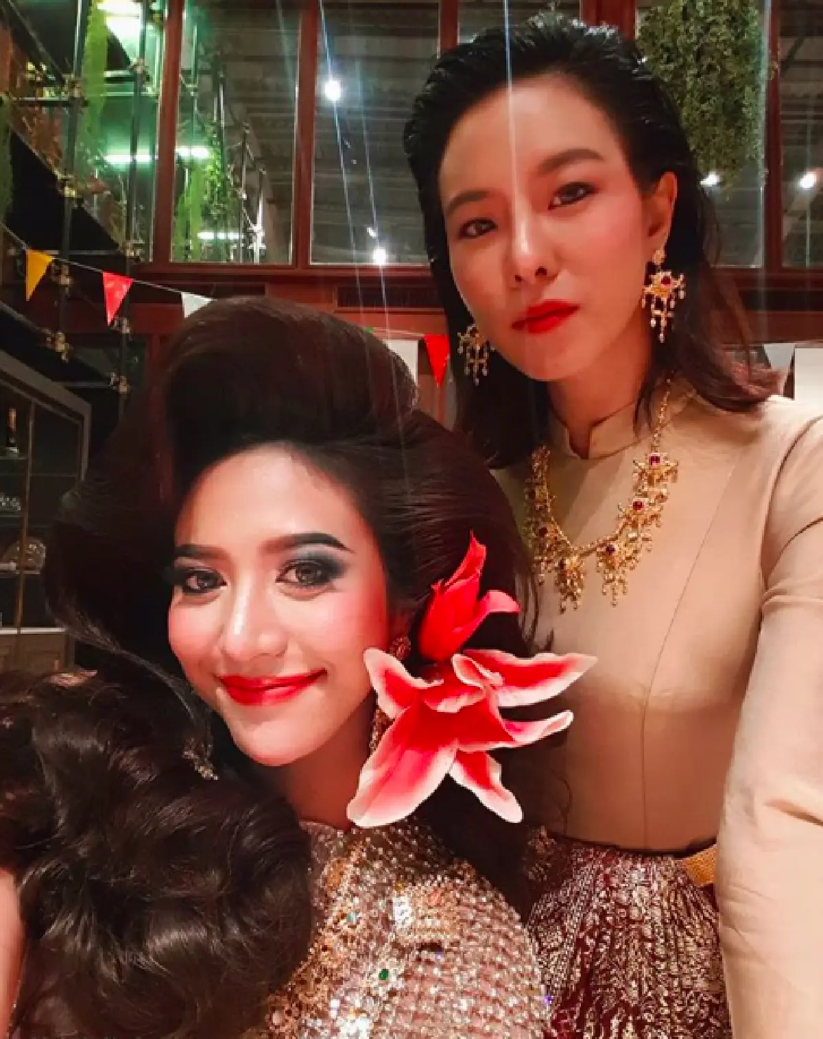 เล่นใหญ่สุดฤทธิ์! "ชมพู่-น็อต” จัดปาร์ตี้ #เทพีมหาสงกรานต์4019 ชิงเงินแสน