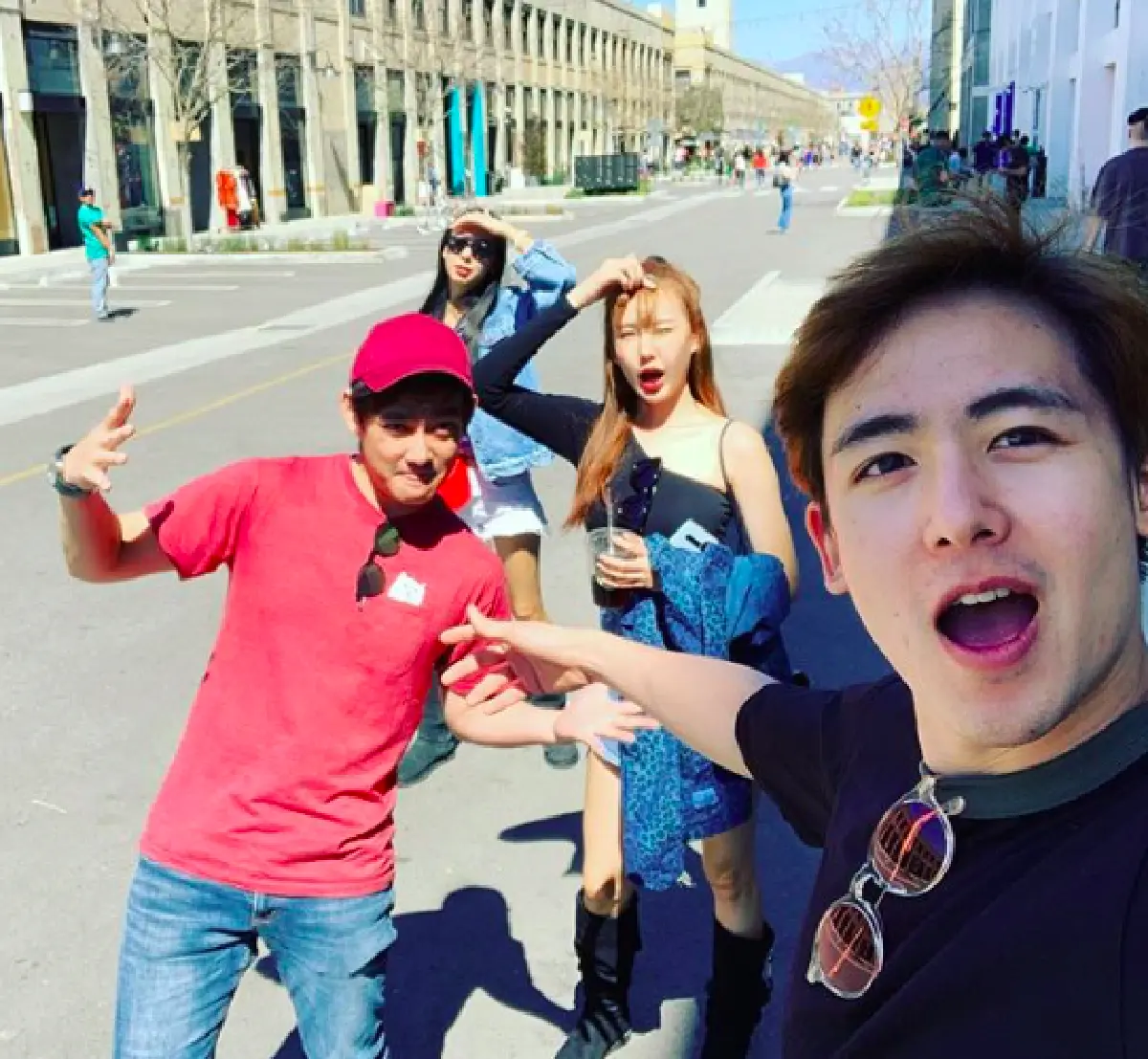 โมเม้นท์พี่น้องอบอุ่น! ”นิชคุณ” แท็กทีมพี่ชายน้องสาว ตะลุยลอสแอนเจลิสอย่างสนุกสนาน