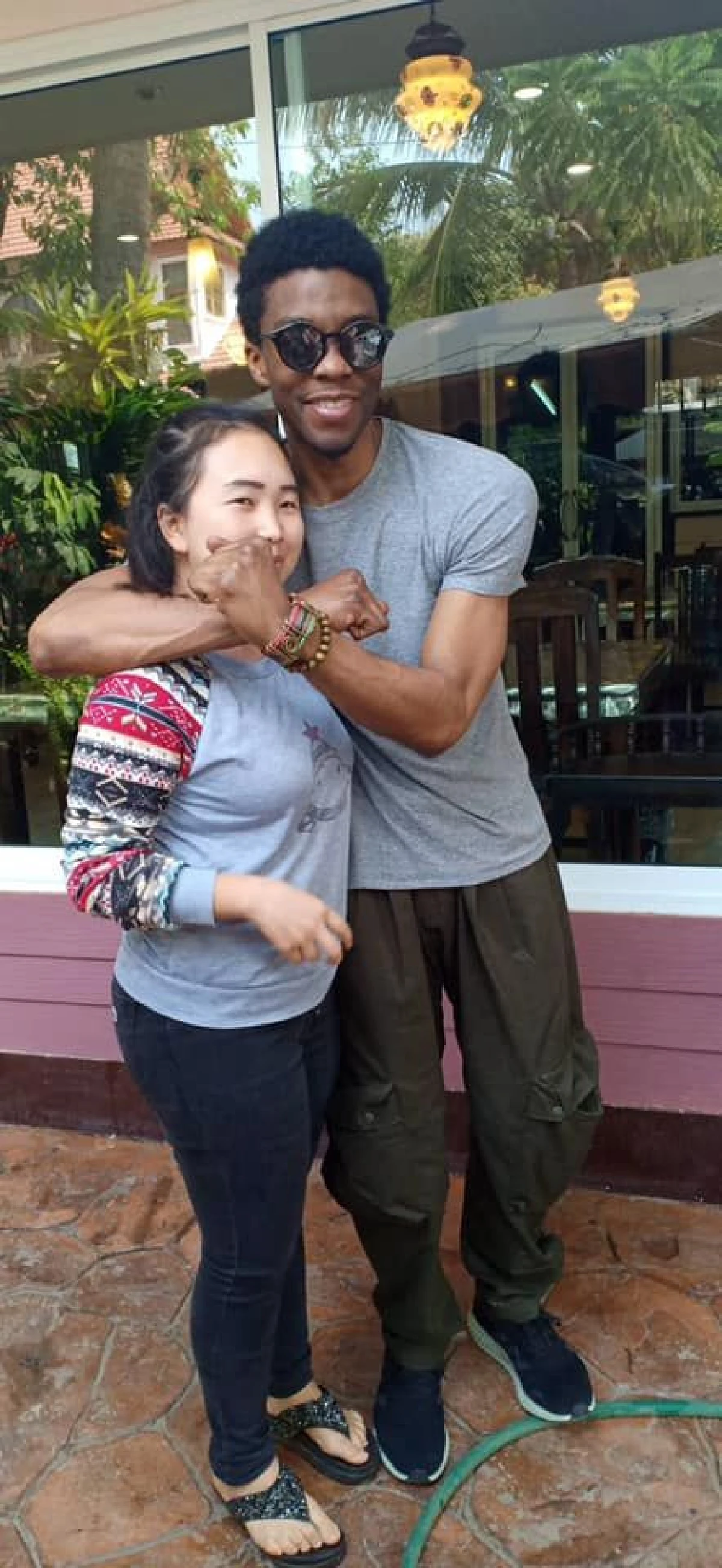 ตัวจริงเสียงจริง! ที'ชาล่า แห่งแบล็กแพนเธอร์โผล่ไทยถ่ายหนัง แฟนคลับเผยเป็นกันเองไม่ถือตัว