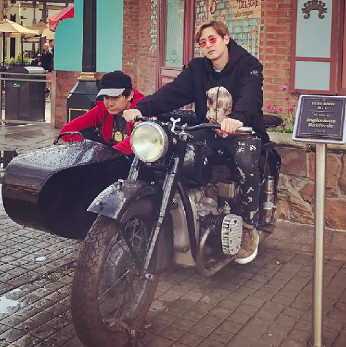 โมเม้นท์พี่น้องอบอุ่น! ”นิชคุณ” แท็กทีมพี่ชายน้องสาว ตะลุยลอสแอนเจลิสอย่างสนุกสนาน