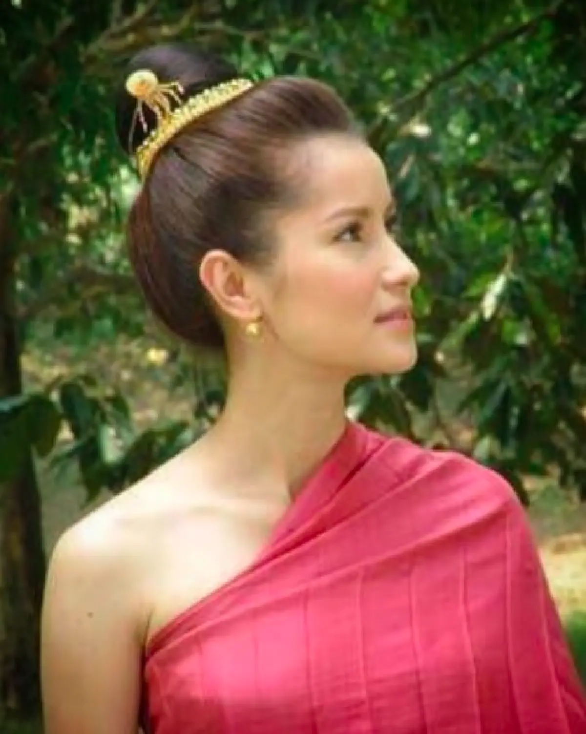 "แอน ทองประสม" อวดภาพใส่ชุดไทยเมื่อ 10 ปีที่แล้ว ต้อนรับเทศกาลปีใหม่ไทย