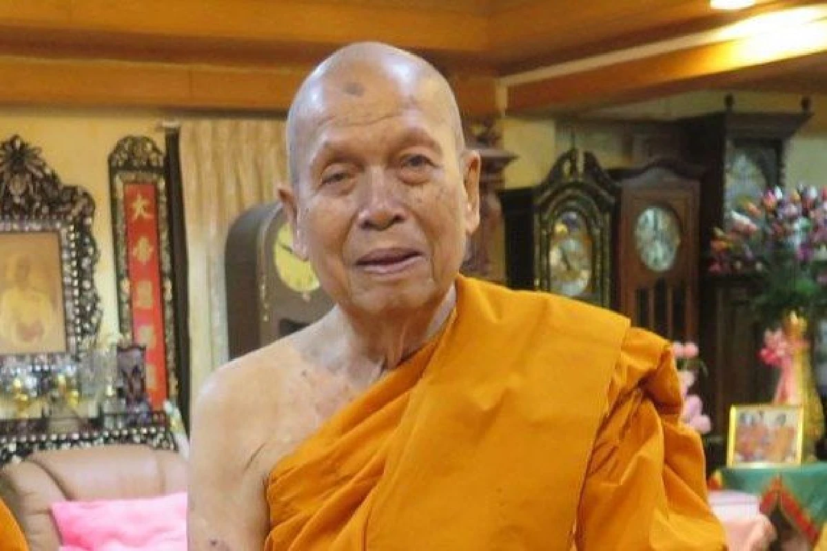 เณรนับร้อยบวชถวายสมเด็จพระเทพรัตนฯที่วัดภคินีนาถ