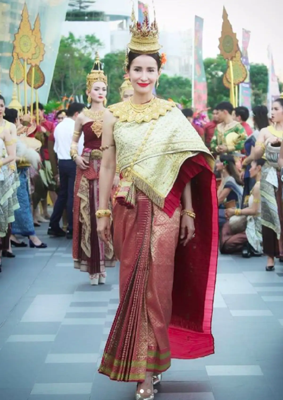 “แอน-เบลล่า” ถูกเนรมิตเป็นนางทุงษะเทวี นางสงกรานต์ประจำปี ๒๕๖๒