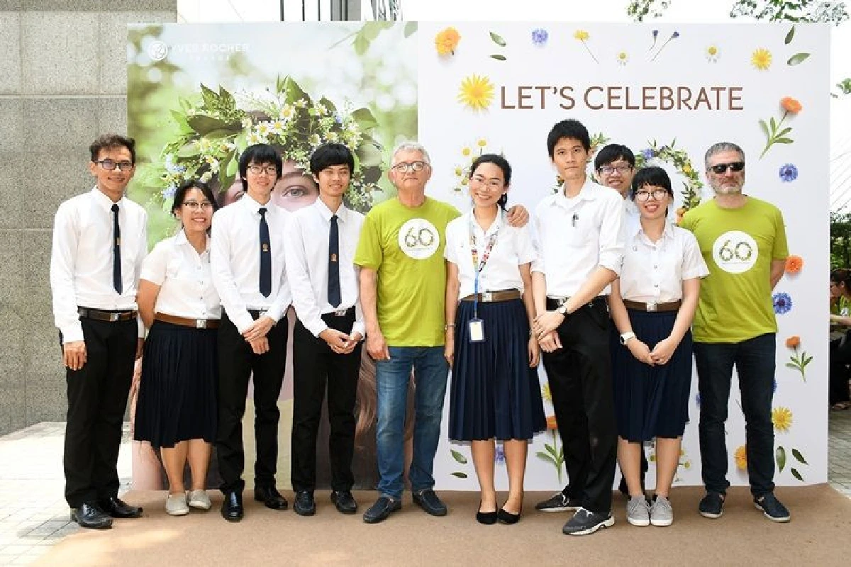 อีฟ โรเช ผู้สร้างสรรค์ความงามจากพฤกษาพรรณ ประเทศฝรั่งเศส ตั้งแต่ปี 1959  นำเสนอผลิตภัณฑ์ความงามจาก พฤกษาพรรณเปี่ยมด้วยประสิทธิภาพ