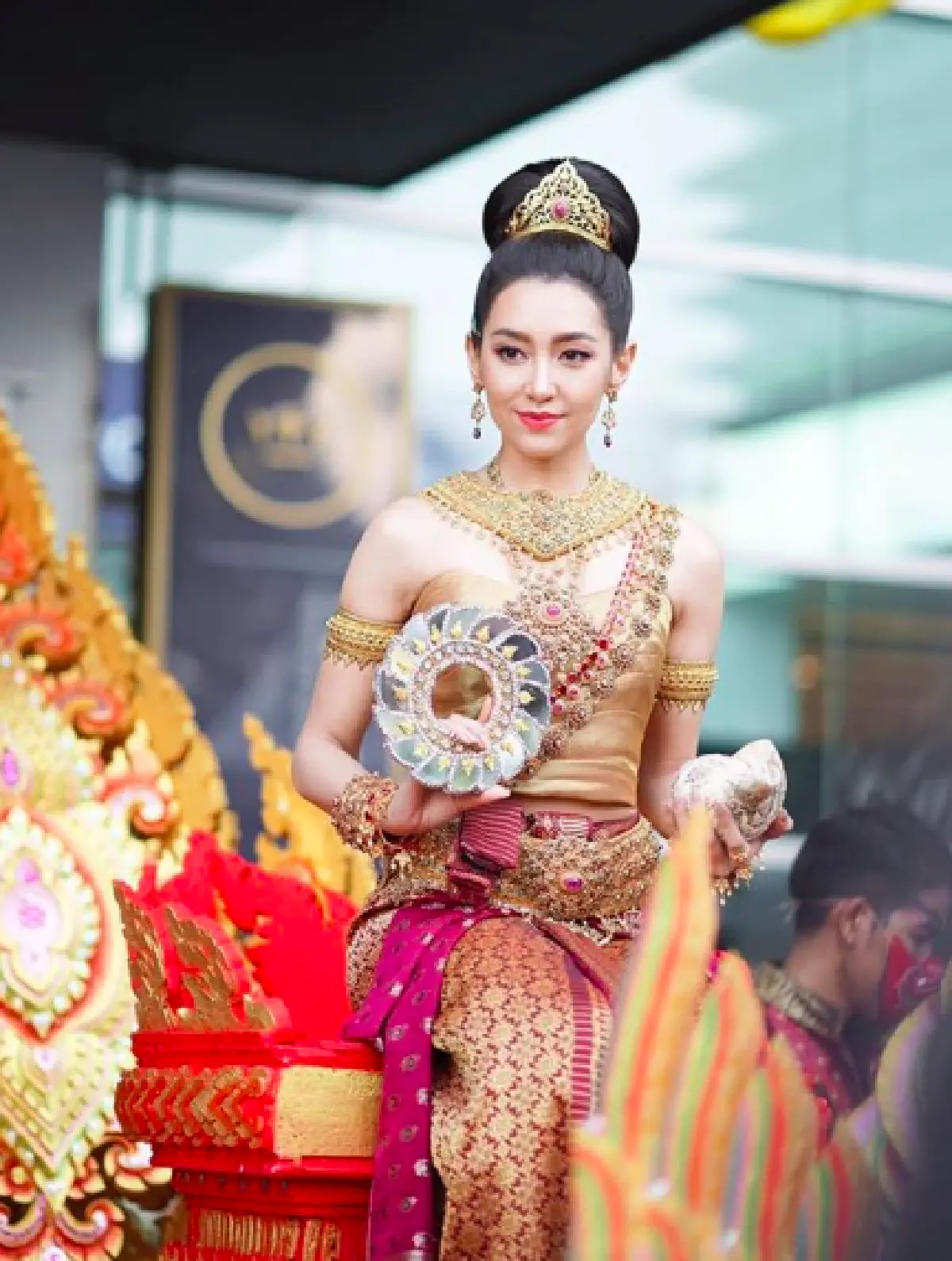 “แอน-เบลล่า” ถูกเนรมิตเป็นนางทุงษะเทวี นางสงกรานต์ประจำปี ๒๕๖๒