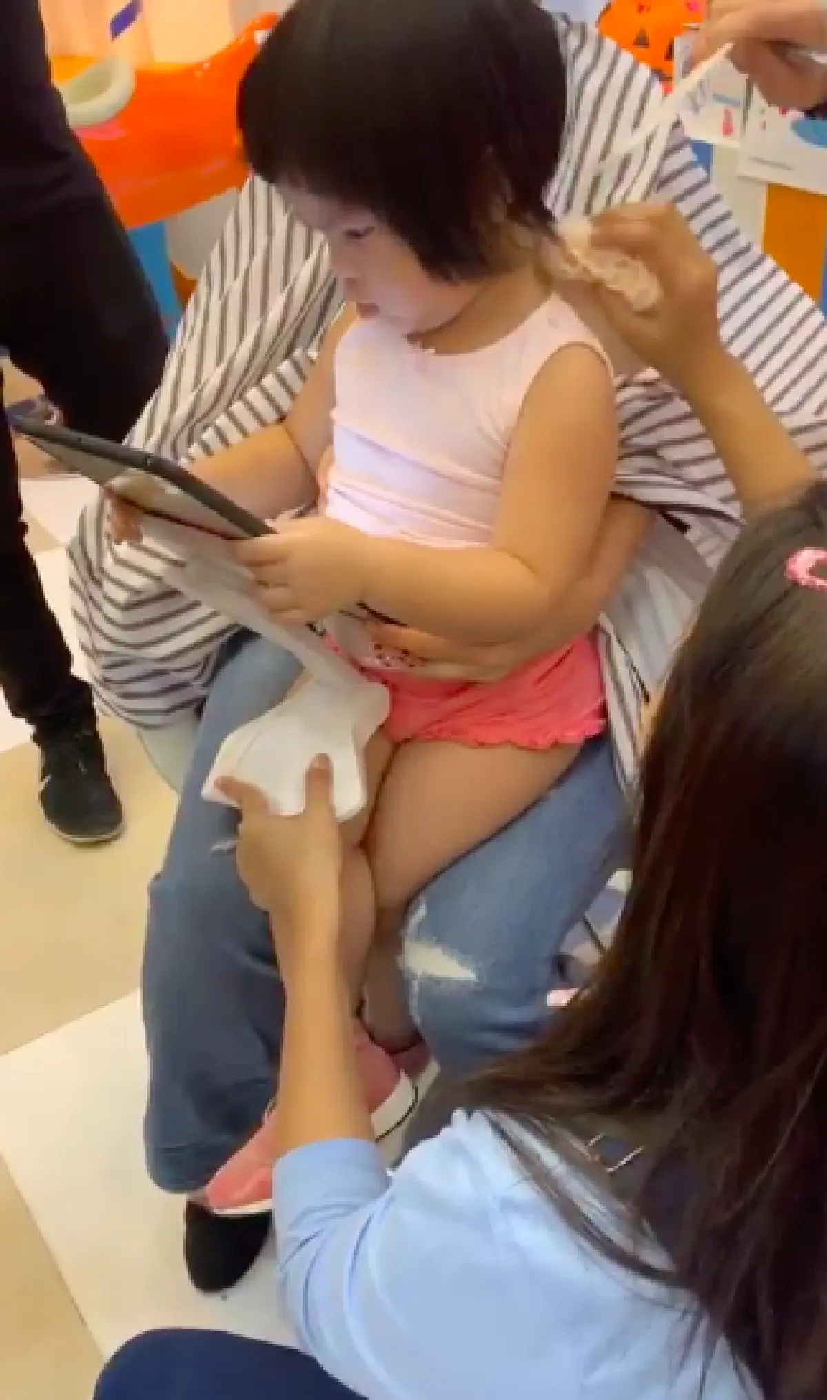 ส่องทรงผมใหม่ของ “น้องออเกรซ” ลูกสาว “เปิ้ล นาคร” ทั้งฮา ทั้งน่าเอ็นดู