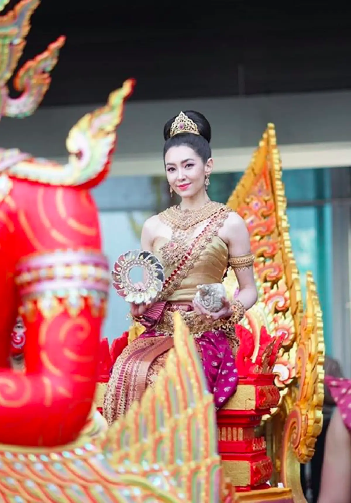 “แอน-เบลล่า” ถูกเนรมิตเป็นนางทุงษะเทวี นางสงกรานต์ประจำปี ๒๕๖๒