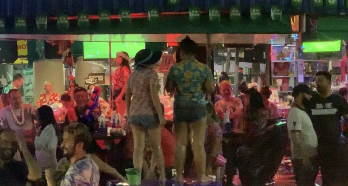 พัทยาเริ่มคึกคักนักท่องเที่ยวเริ่มเข้าพื้นที่เล่นสาดน้ำสงกรานต์