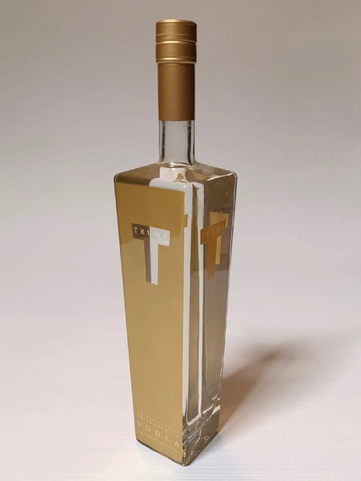 ศิลปินดังจัดนิทรรศการของสะสมเกี่ยวกับ 'ทรัมป์'