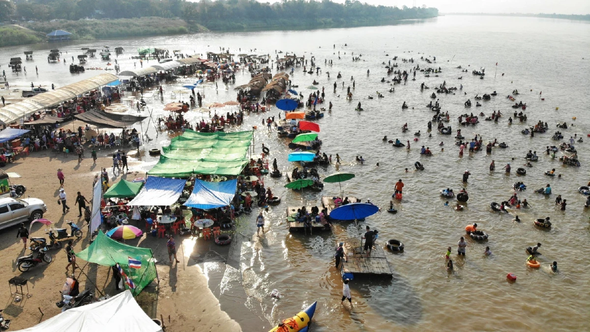 ชวนเที่ยวทะเลน้ำจืดริมแม่น้ำโขงชมความมหัศจรรย์ทางธรรมชาติ