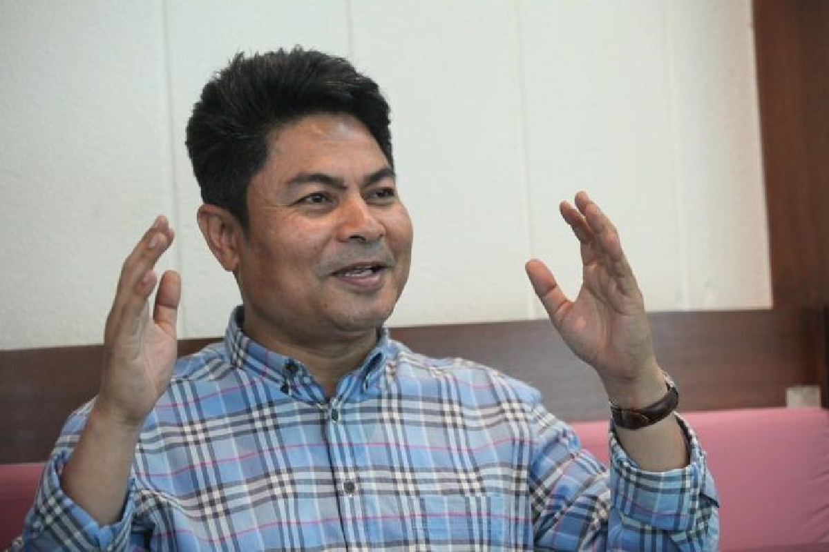 เทพไทอ้างโยนหินสูตรรัฐบาลแห่งชาติในนามส่วนตัวไม่เกี่ยวปชป. เทพไทอ้างโยนหินสูตรรัฐบาลแห่งชาติในนามส่วนตัวไม่เกี่ยวปชป.