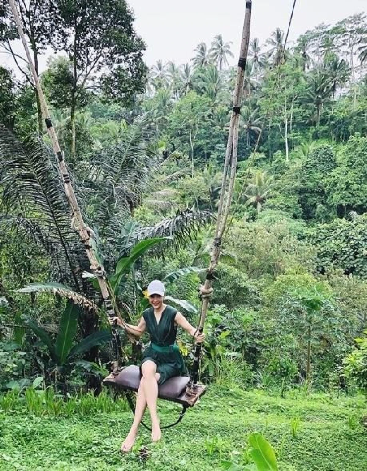 แมท ภีรนีย์ ตะลุยเที่ยวบาหลี..แม้ไม่มีภาพคู่ สงกรานต์ ดูก็รู้ว่าไม่เหงา