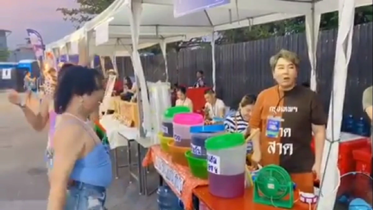 ดีเจบุ๊กโกะ ไม่อายทำกิน! ขายน้ำแก้วละ 30 บาทช่วงสงกรานต์ ฟันกำไรครึ่งหมื่น