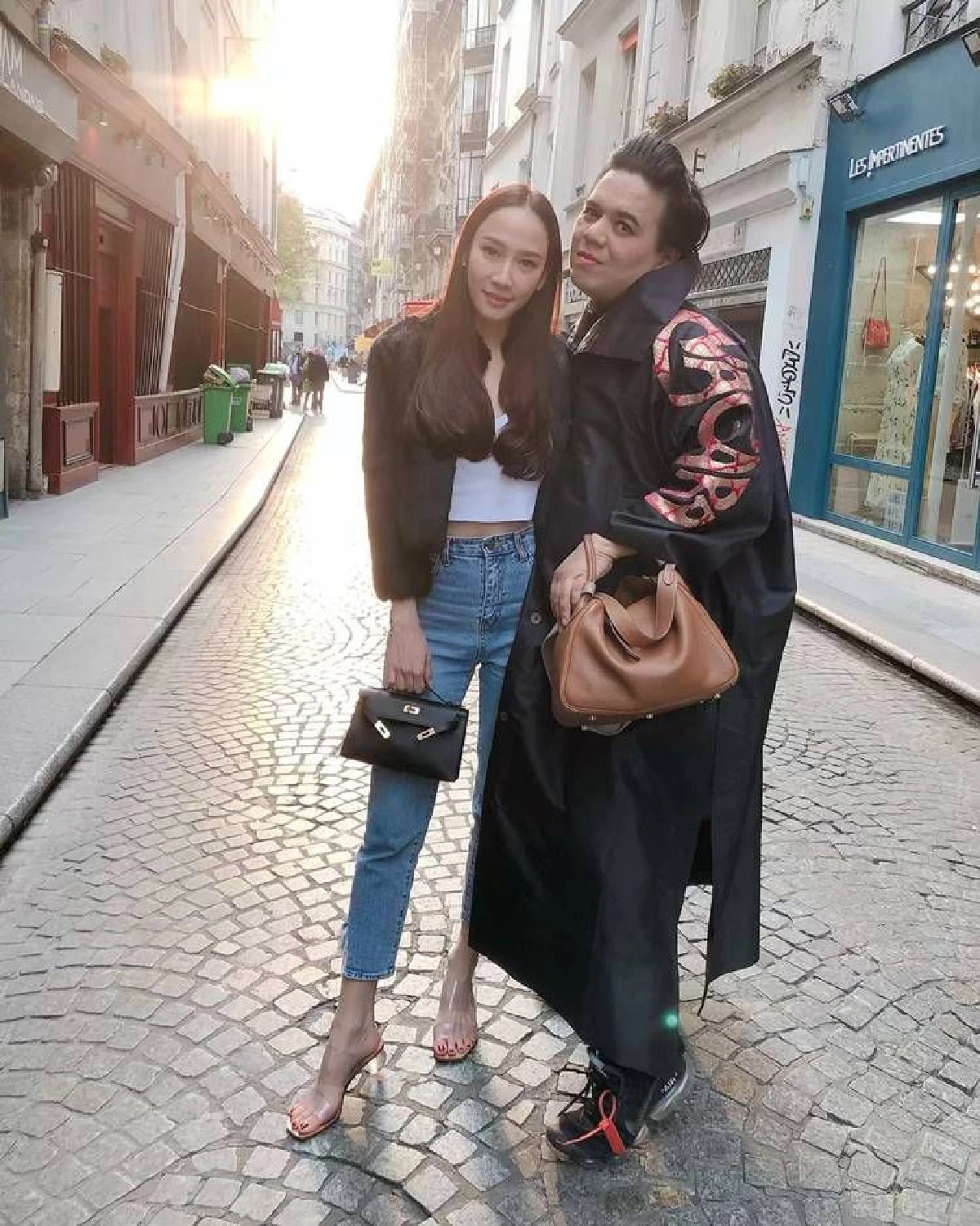 โสดอย่างเฉิดฉาย! อั้ม พัชราภา นำทีมแก๊งเพื่อนเที่ยวปารีส จัดเต็มแฟชั่นสุดปัง