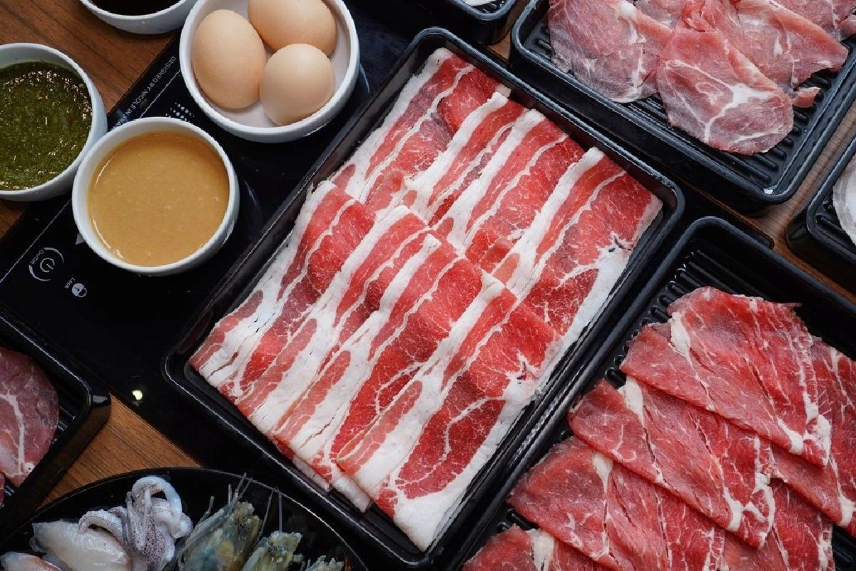 AKIYOSHI ญี่ปุ่นจัดเต็มทั้งชาบู-สุกี้-ปิ้งย่าง ท่ามกลางบรรยากาศร่วมสมัยใกล้รถไฟฟ้า